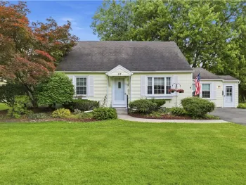 Property at 27 Meadow View Dr Lane, Penfield, NY 14526