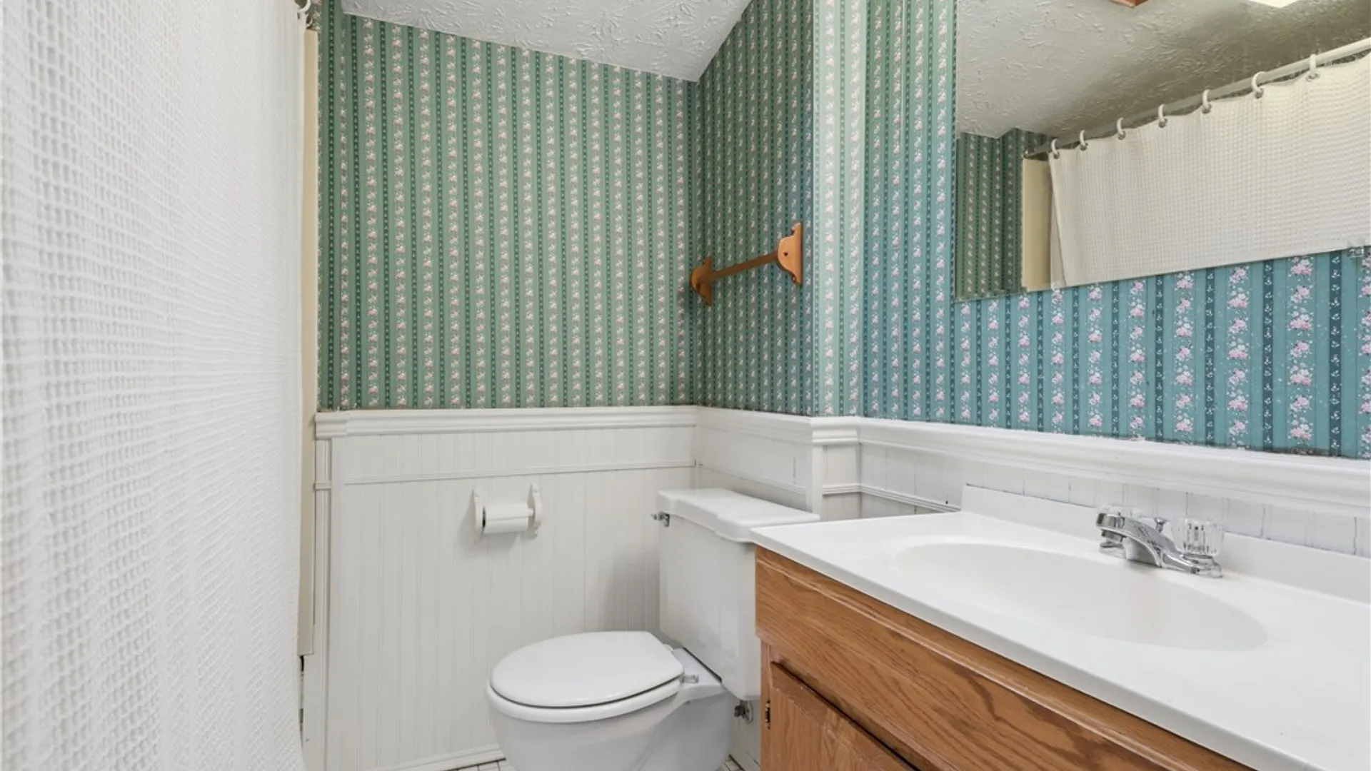 Property at 27 Meadow View Dr Lane, Penfield, NY 14526 22