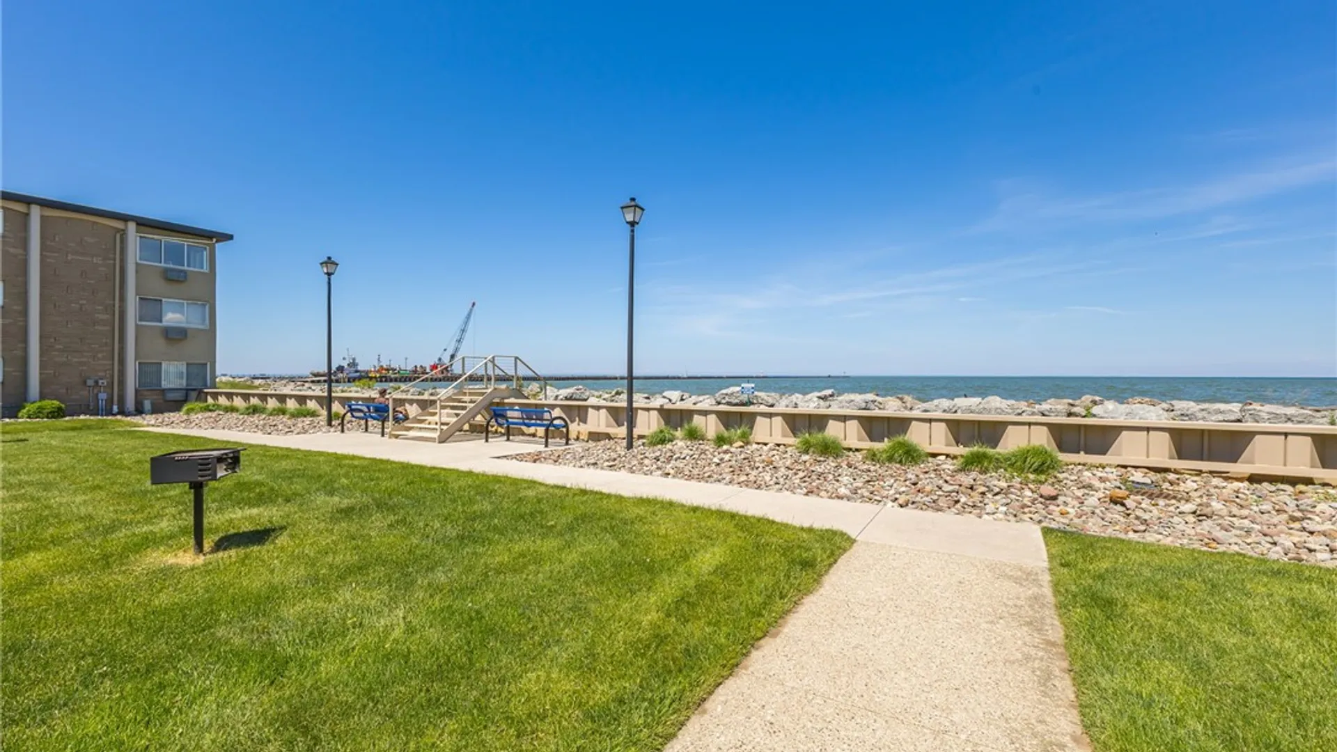 Property at 304 Westage At The Harbour, Irondequoit, NY 14617 26