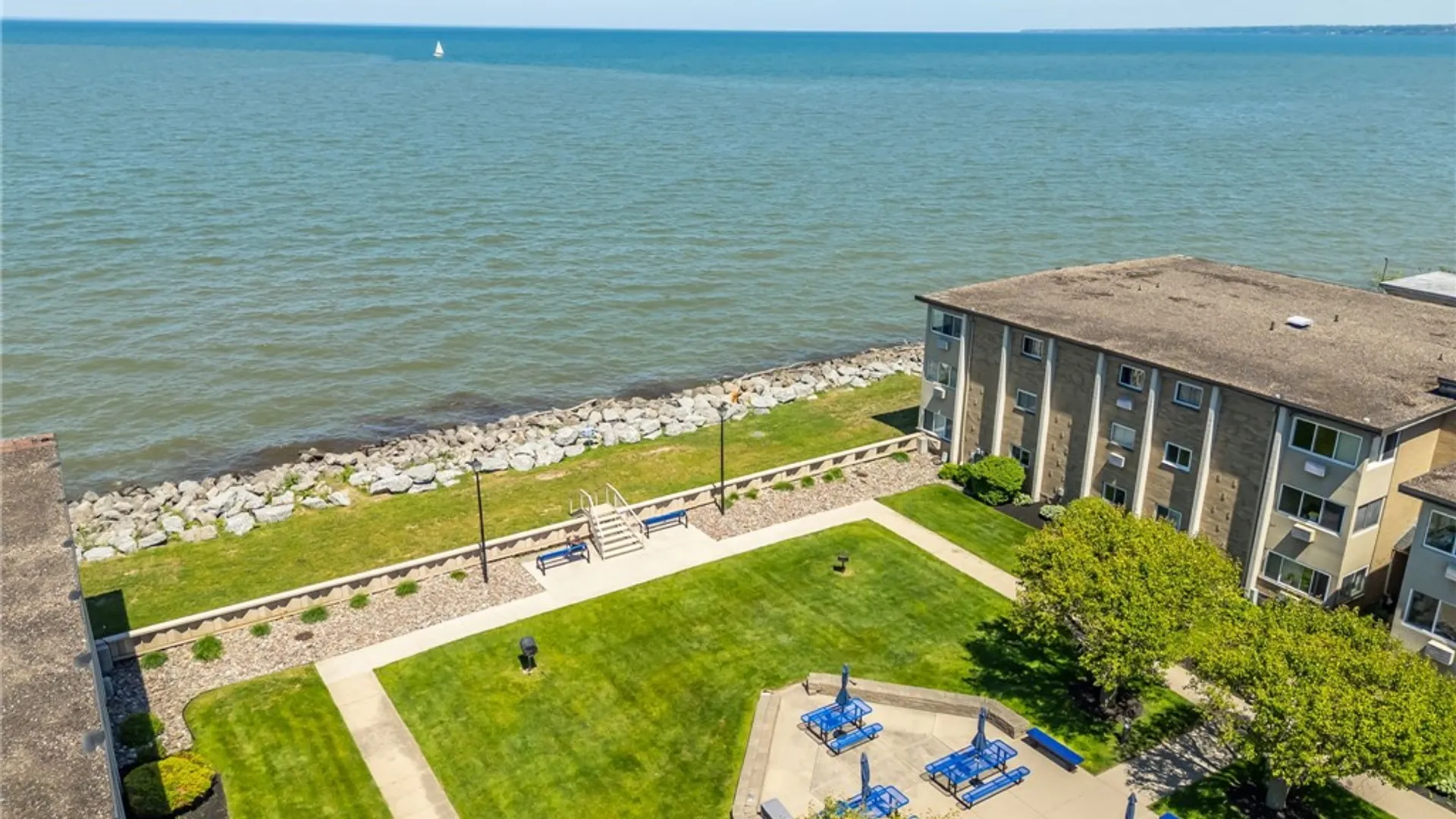 Property at 304 Westage At The Harbour, Irondequoit, NY 14617 29