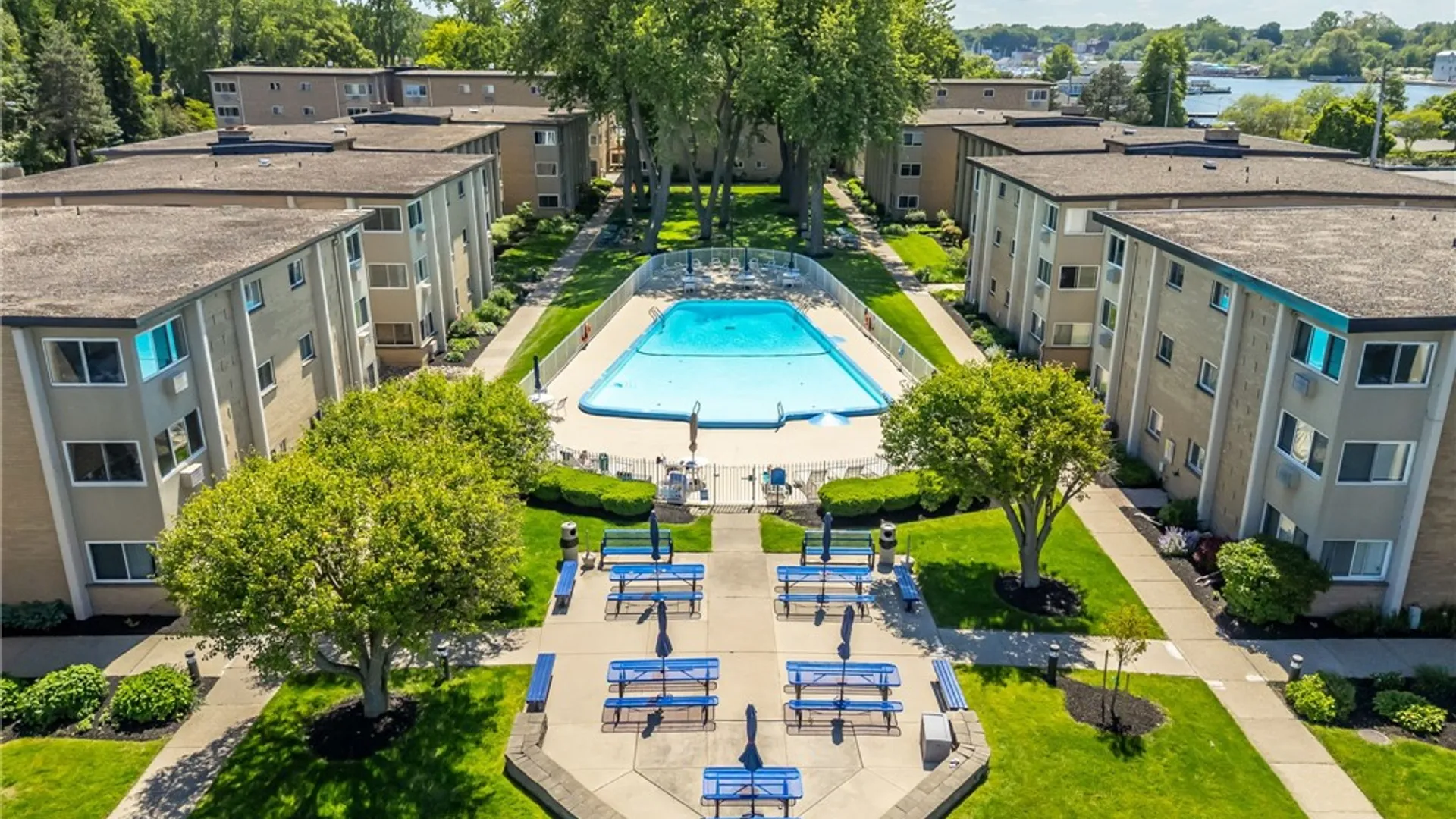 Property at 304 Westage At The Harbour, Irondequoit, NY 14617 32