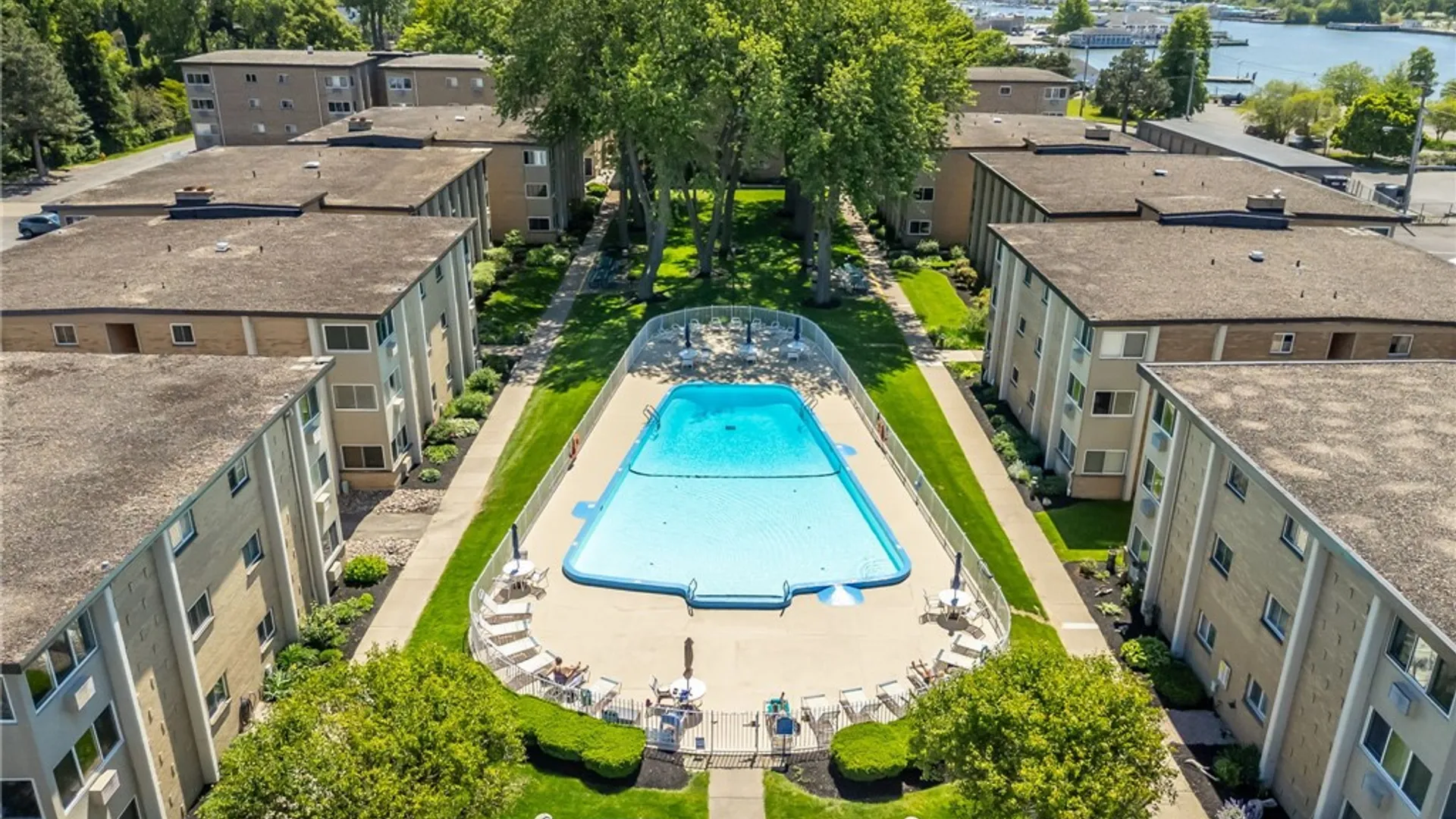 Property at 304 Westage At The Harbour, Irondequoit, NY 14617 33