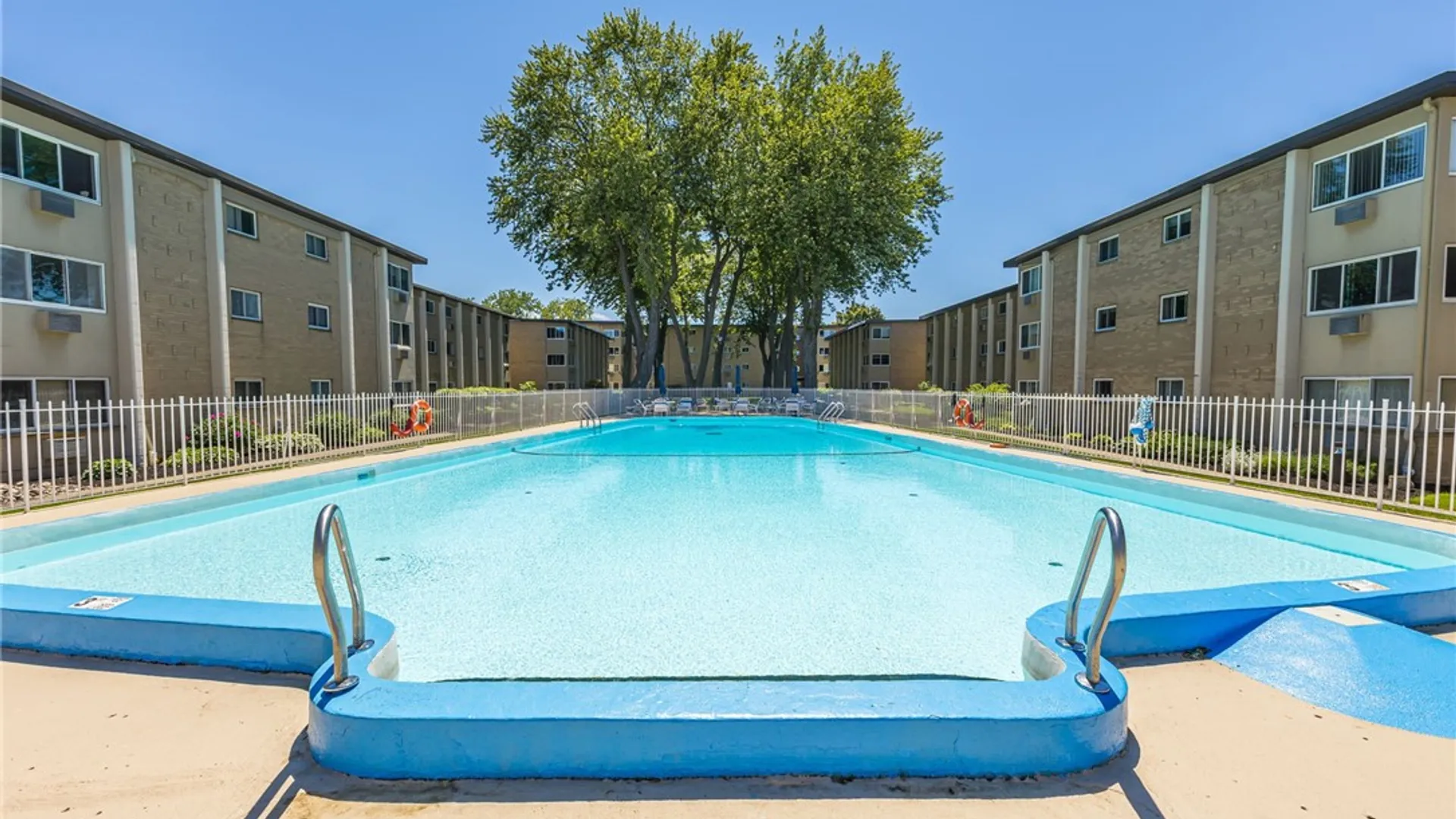 Property at 304 Westage At The Harbour, Irondequoit, NY 14617 5