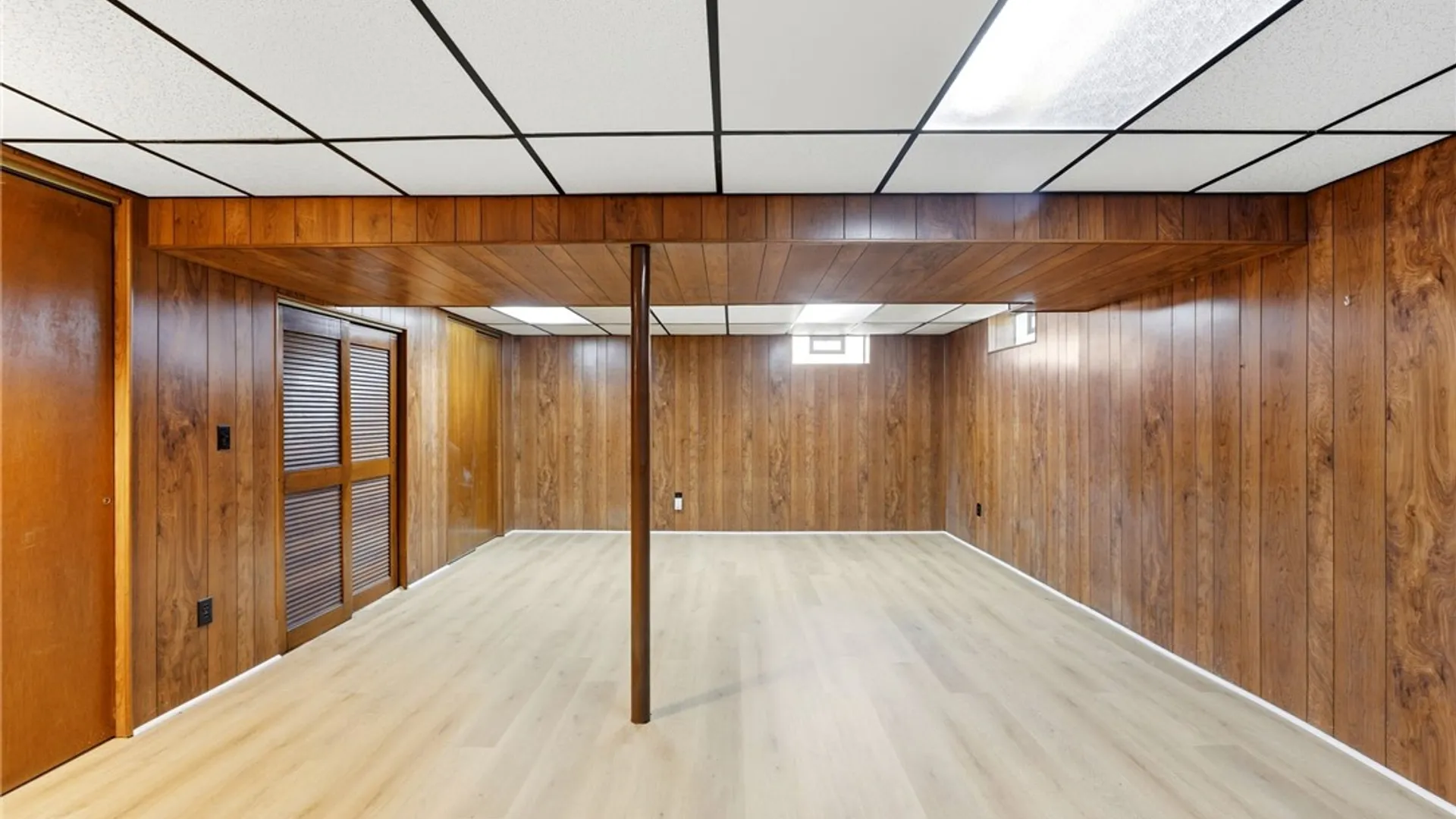 Property at 330 Wimbledon Court, West Seneca, NY 14224 35