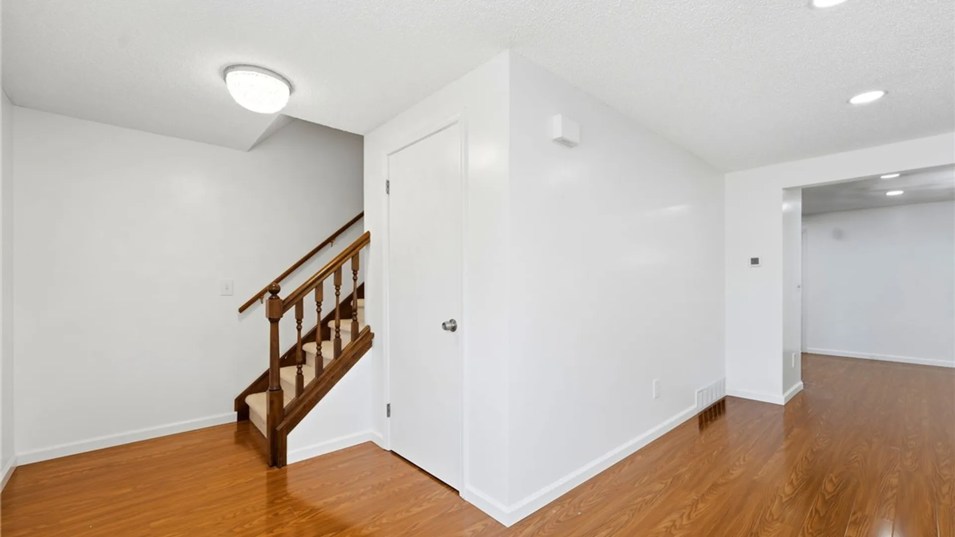 Property at 330 Wimbledon Court, West Seneca, NY 14224 7