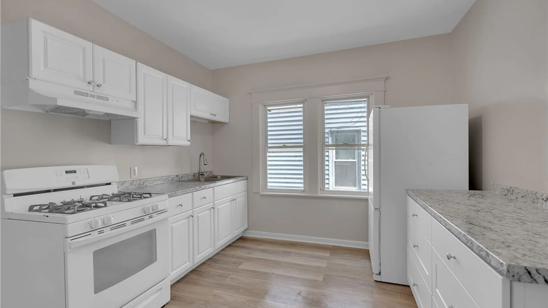 Property at 39 Seminole Parkway, Buffalo, NY 14210 15