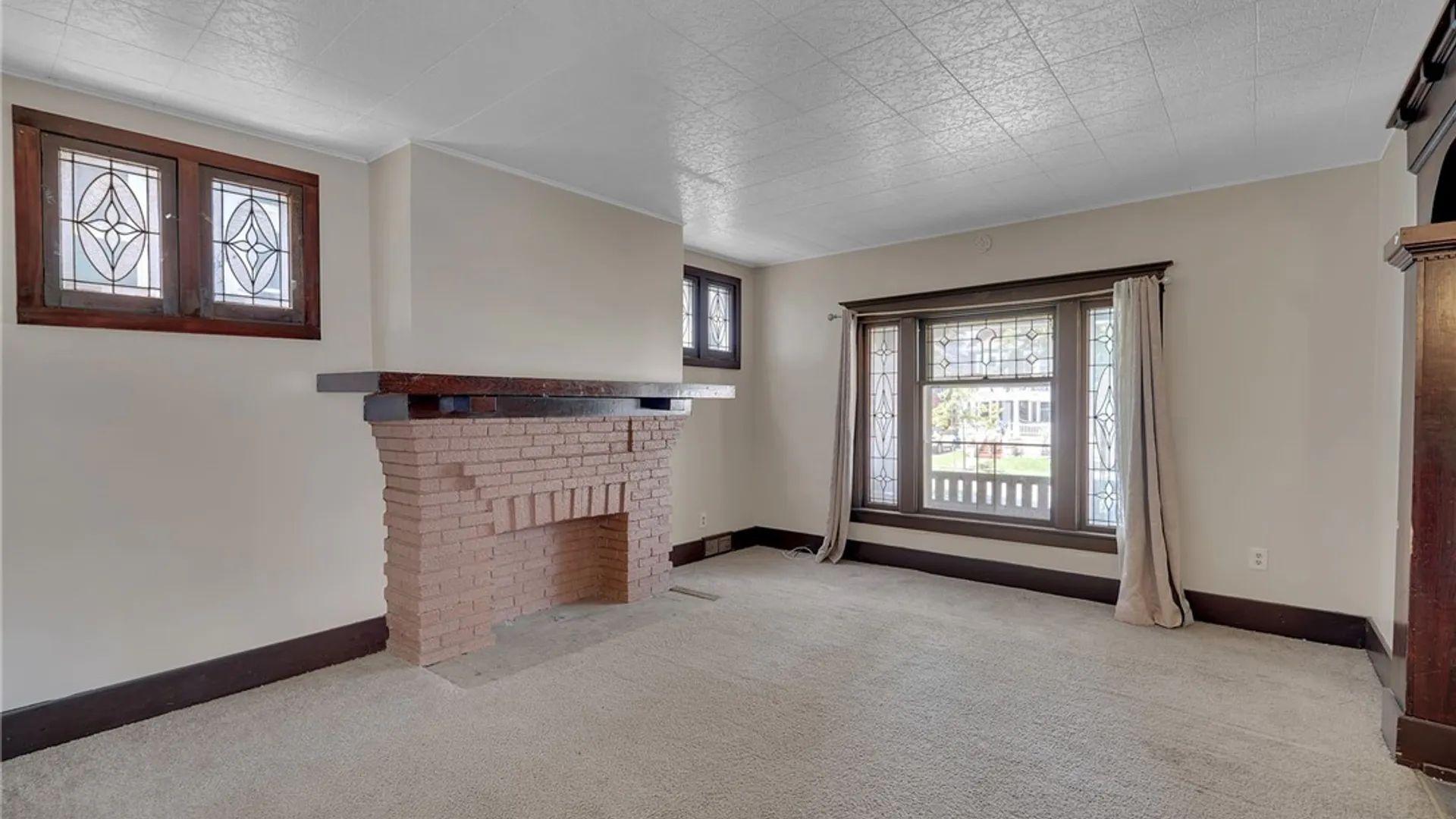 Property at 39 Seminole Parkway, Buffalo, NY 14210 5