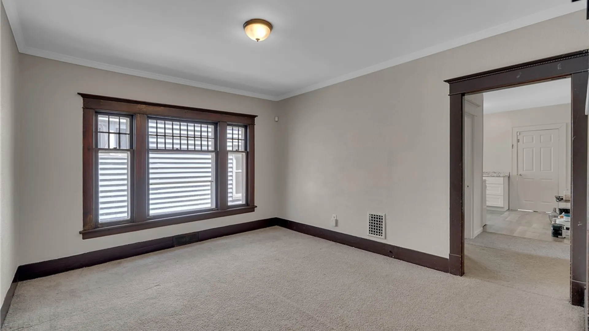 Property at 39 Seminole Parkway, Buffalo, NY 14210 9