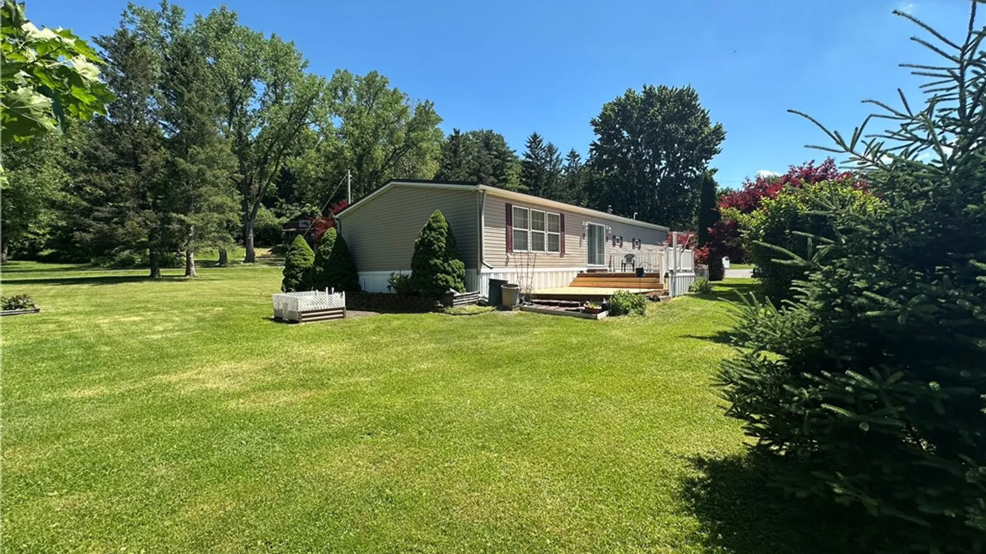 Property at 2 Hillside Ln, Brutus, NY 13116 4