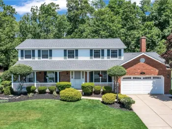 Property at 154 Fairview Court, Grand Island, NY 14072