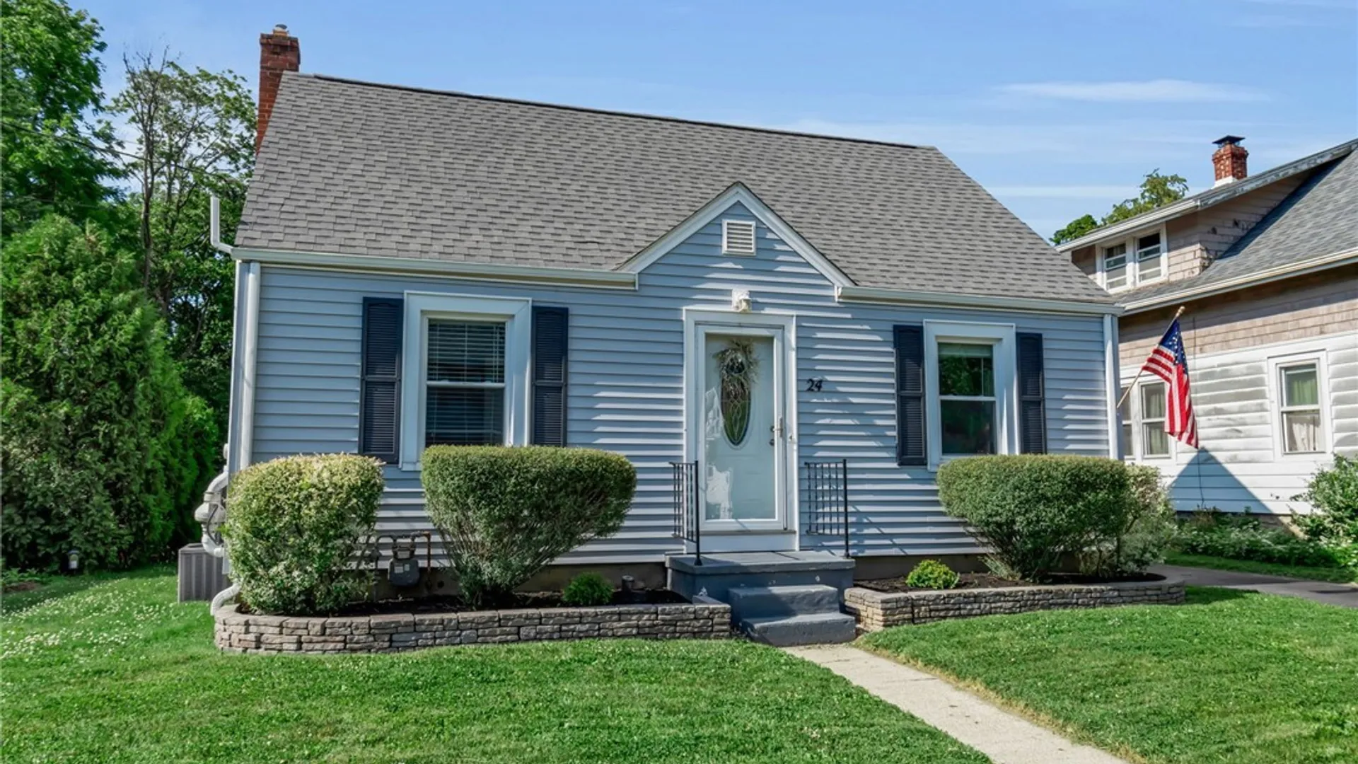 Property at 24 Beverly Place, Hamburg, NY 14075 4