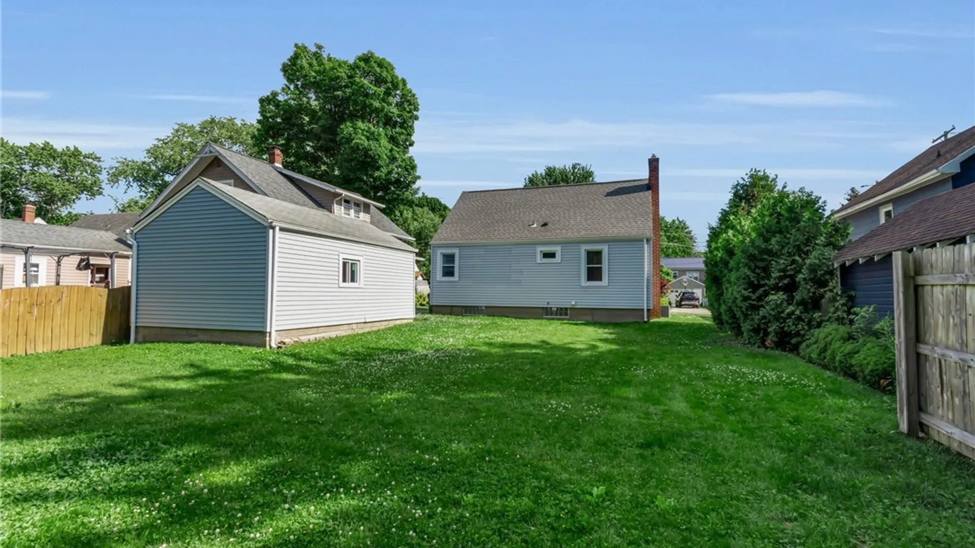 Property at 24 Beverly Place, Hamburg, NY 14075 6
