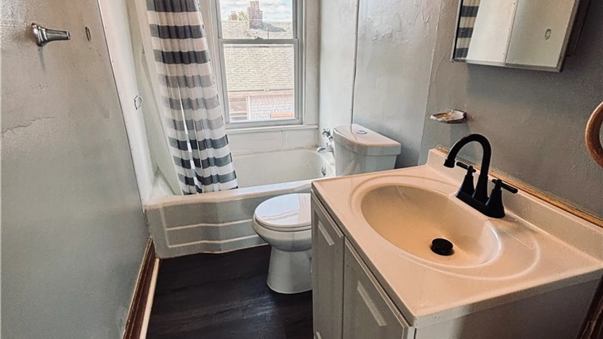 Property at 547 19th Street, Niagara Falls, NY 14301 4