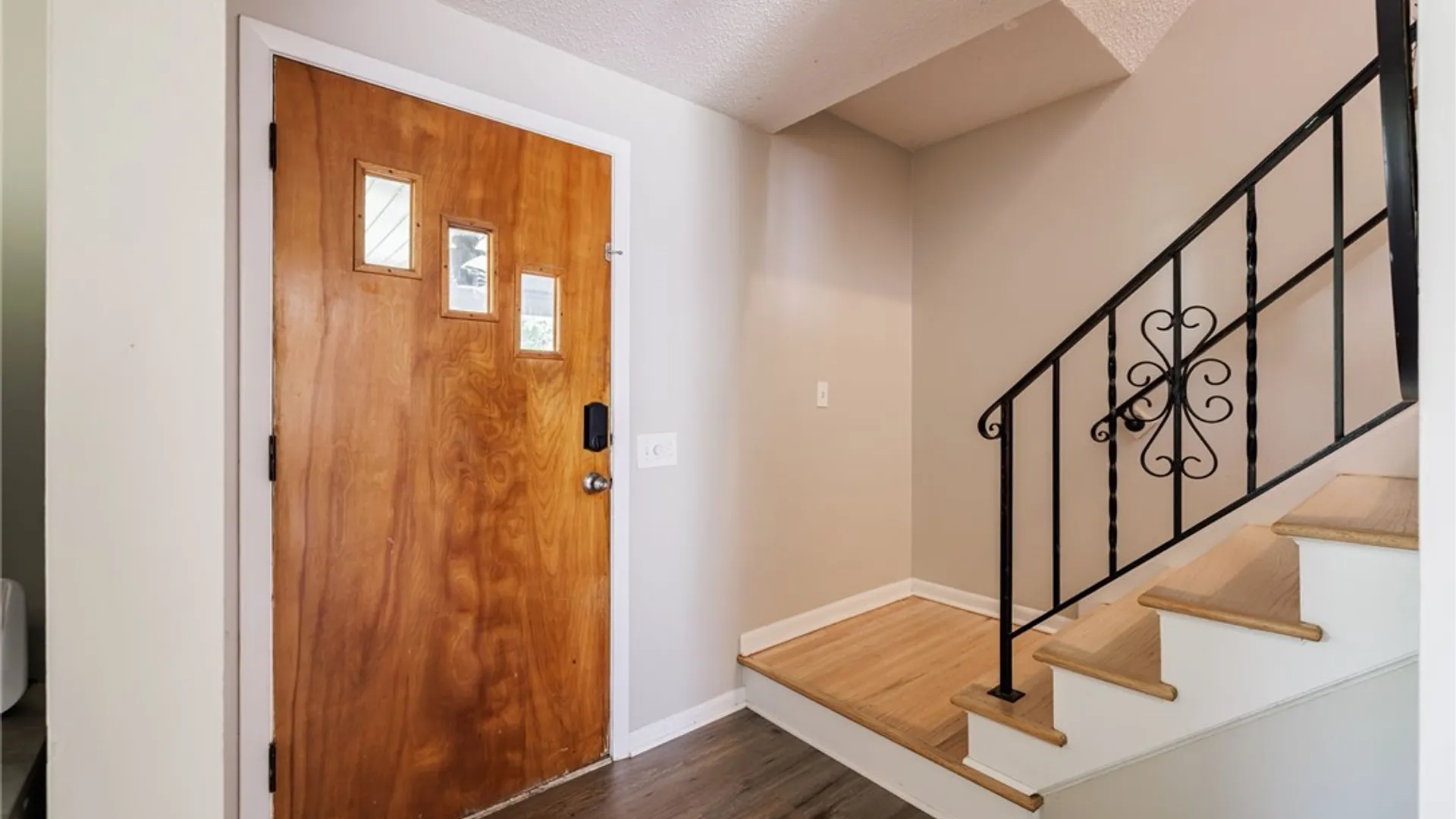Property at 501 Bridgewood Drive, Greece, NY 14612 3
