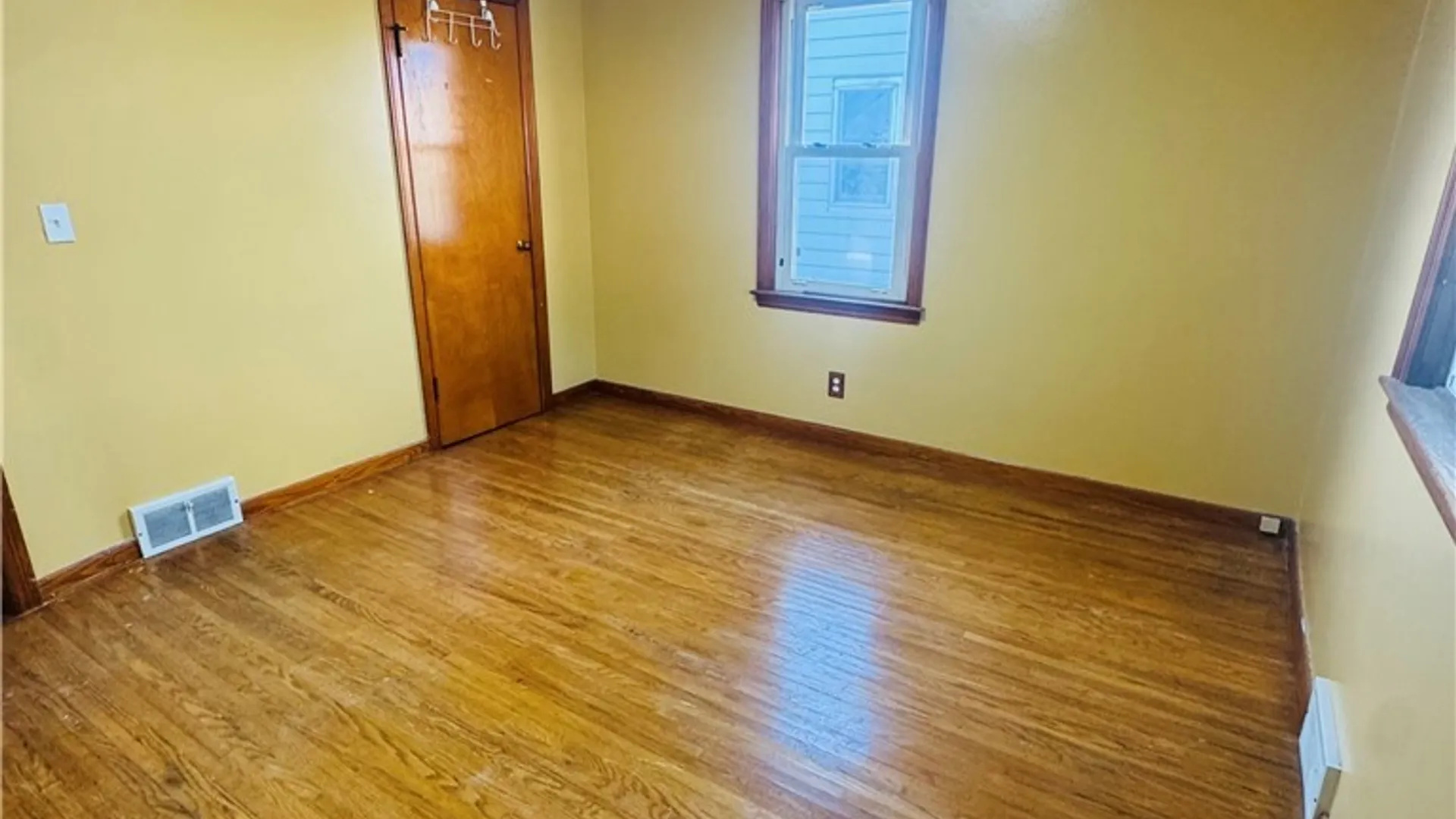 Property at 98 Boll Street, Cheektowaga, NY 14212 17