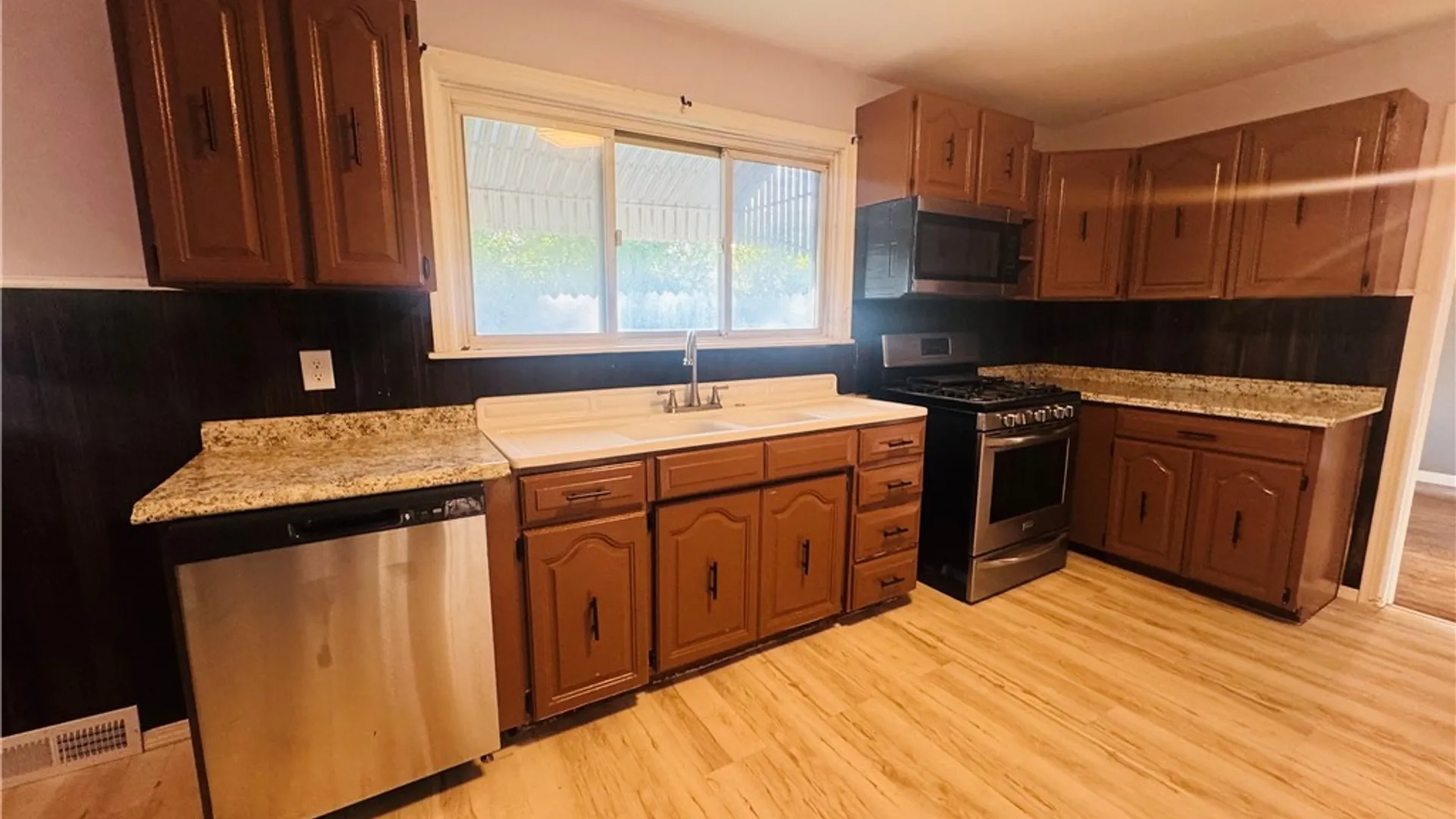Property at 98 Boll Street, Cheektowaga, NY 14212 18