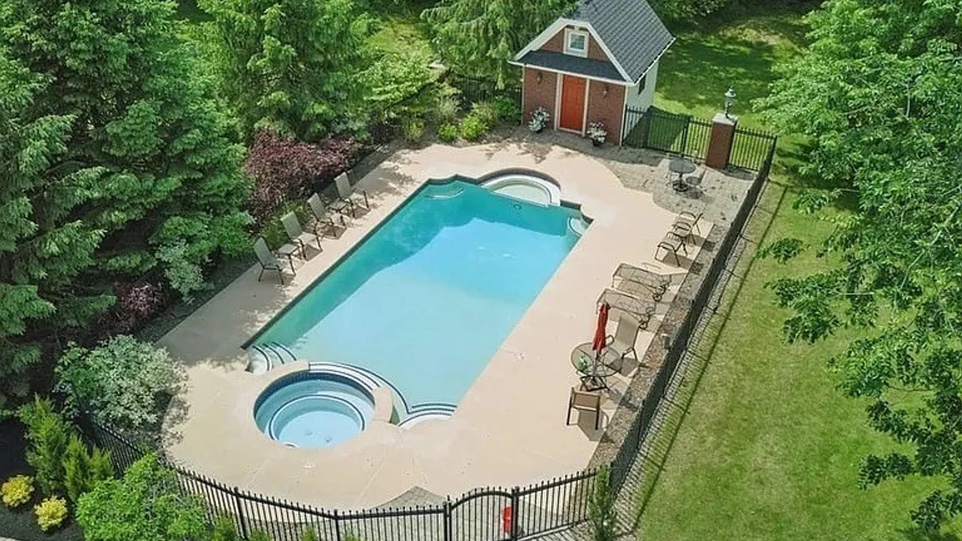 Property at 81 Hidden Oaks Court, Grand Island, NY 14072 2