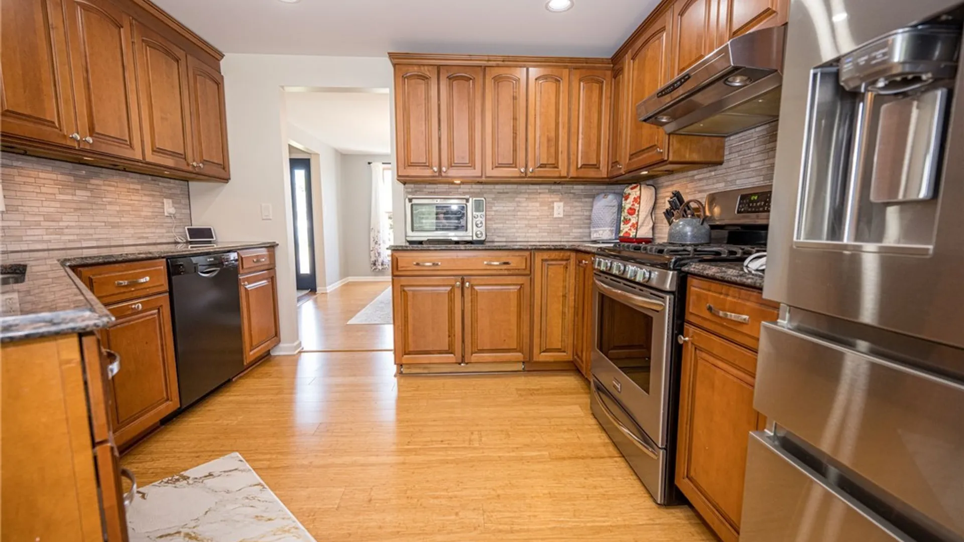 Property at 34 Pine Valley Court, West Seneca, NY 14224 15