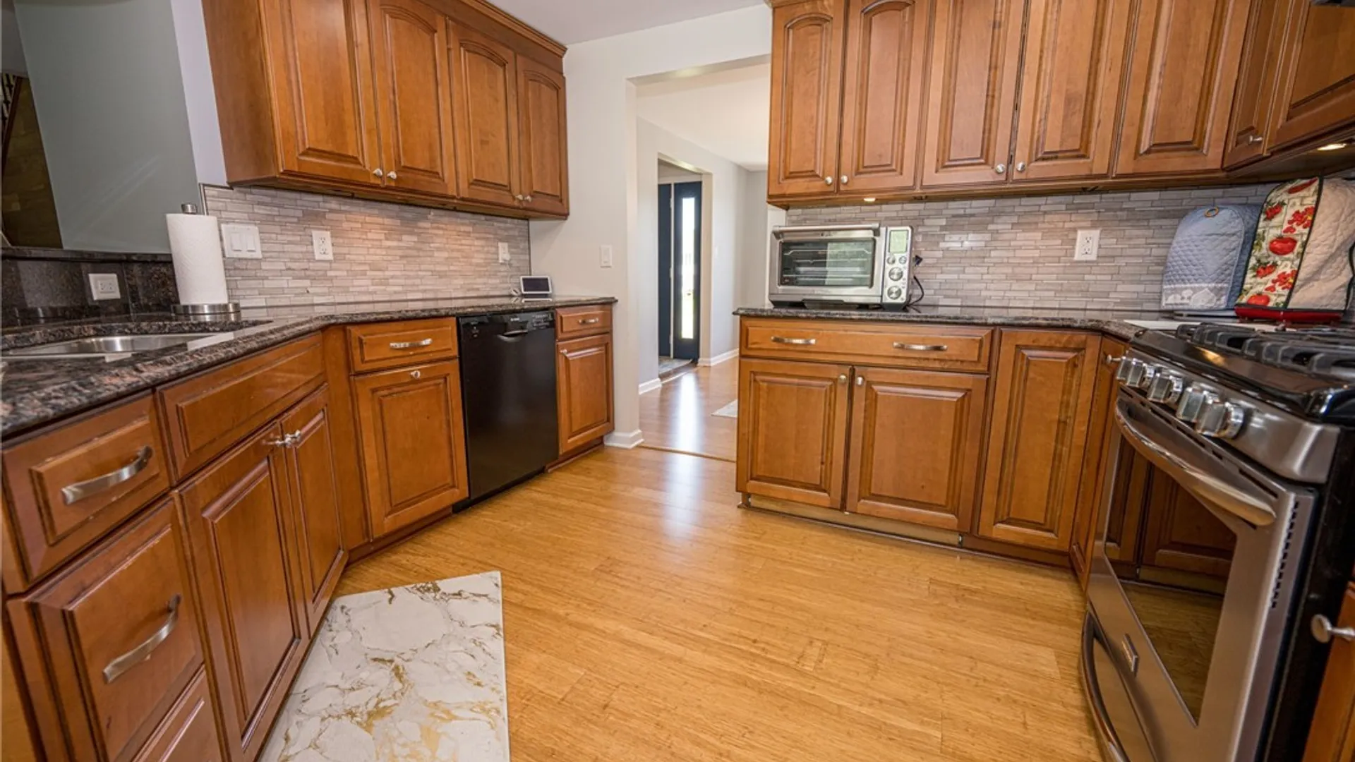 Property at 34 Pine Valley Court, West Seneca, NY 14224 16