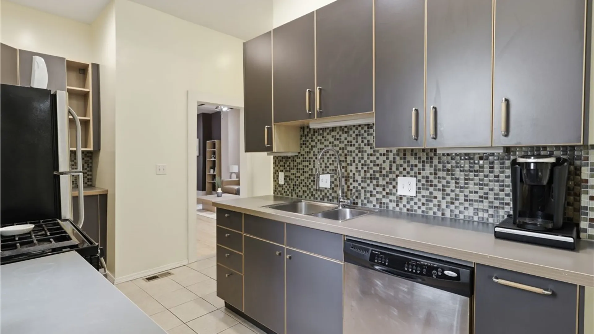 Property at 114 Whitney Place, Buffalo, NY 14201 13