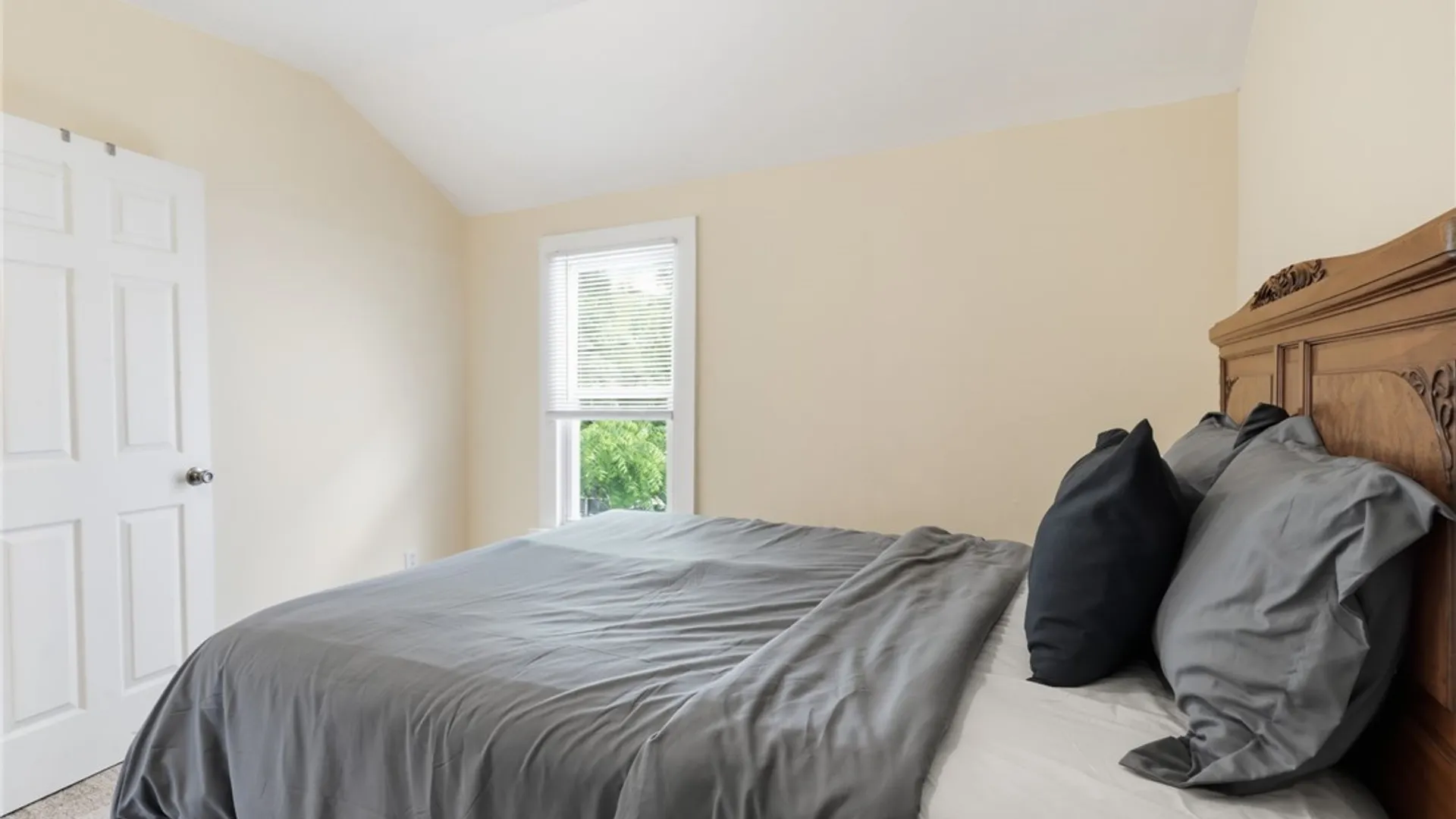 Property at 114 Whitney Place, Buffalo, NY 14201 26