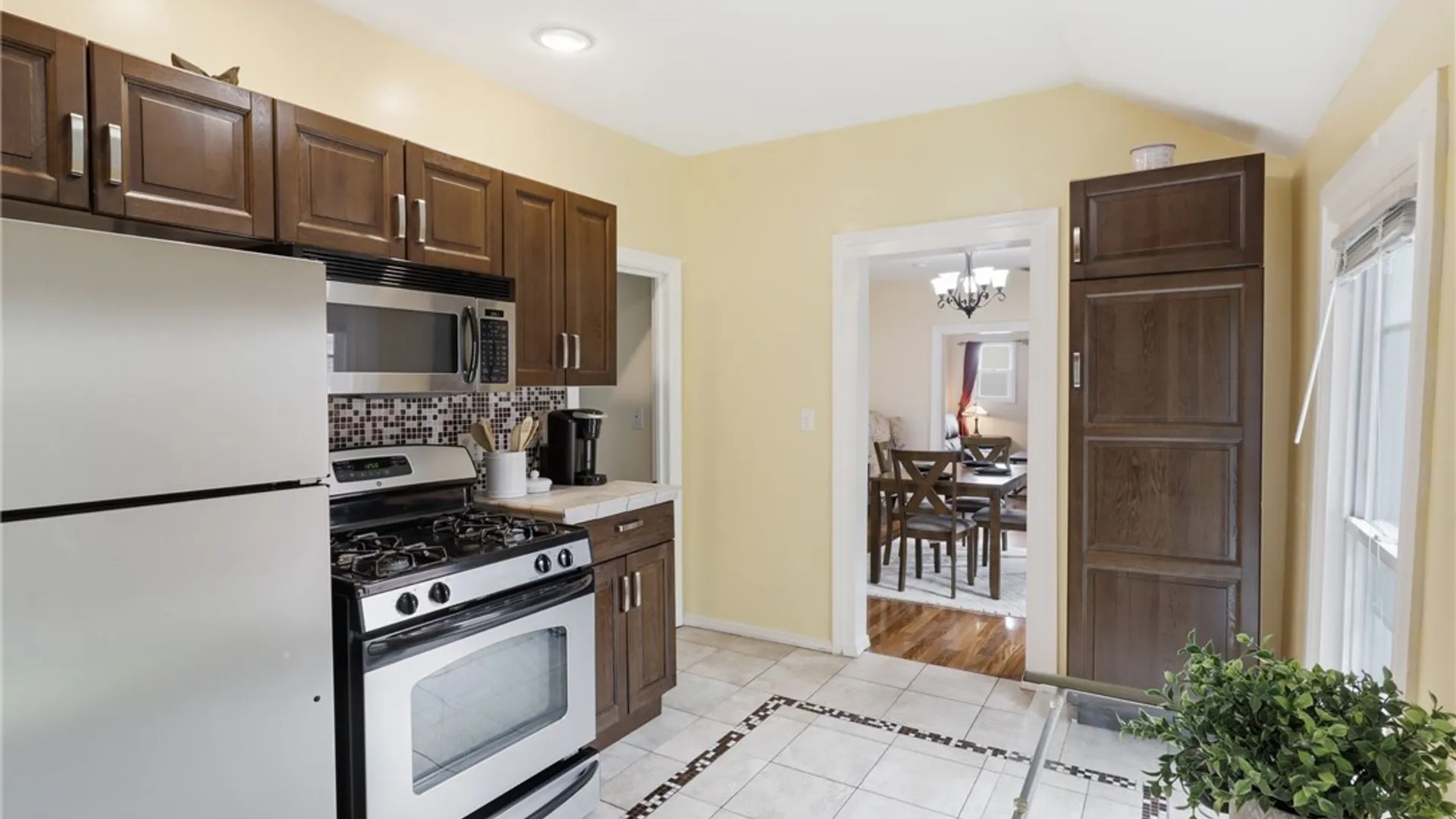 Property at 114 Whitney Place, Buffalo, NY 14201 9
