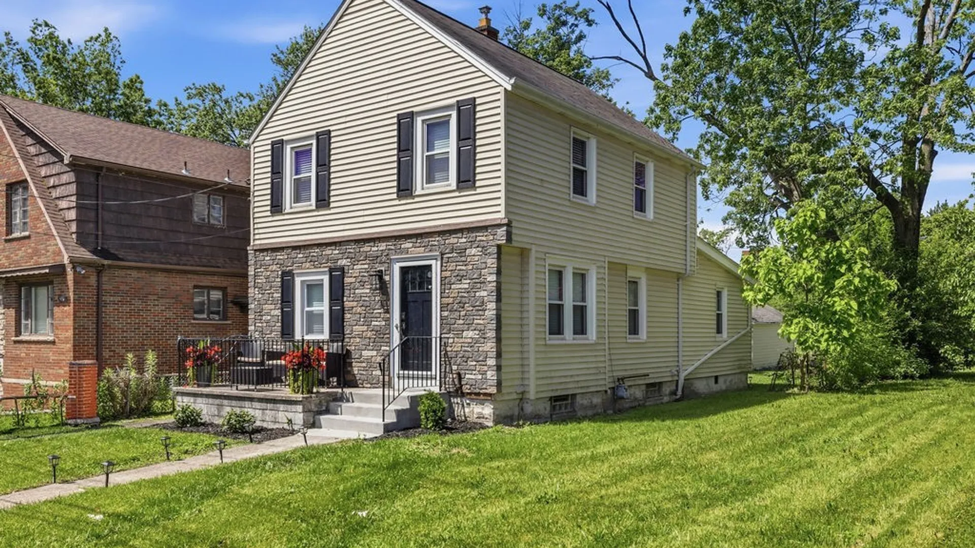 Property at 544 9th Street, Niagara Falls, NY 14301 2
