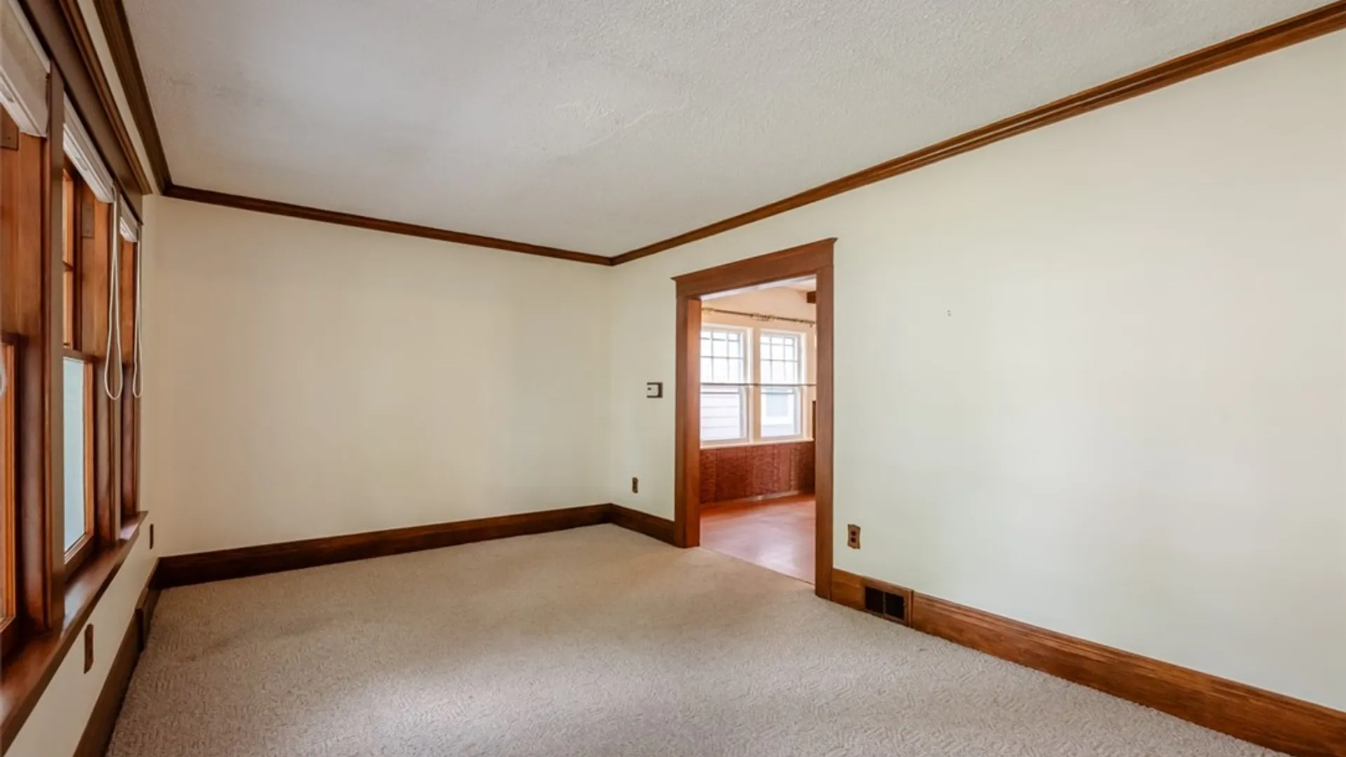 Property at 239 Navarre Road, Rochester, NY 14621 17