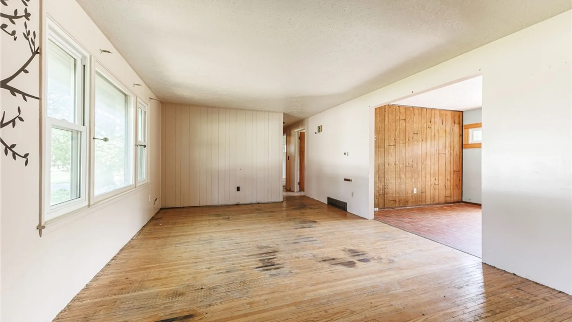 Property at 582 N Greece Road, Greece, NY 14468 13