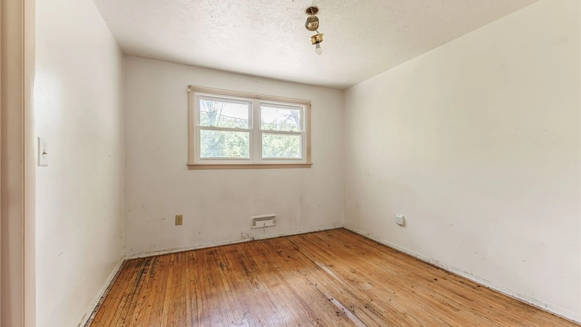Property at 582 N Greece Road, Greece, NY 14468 16