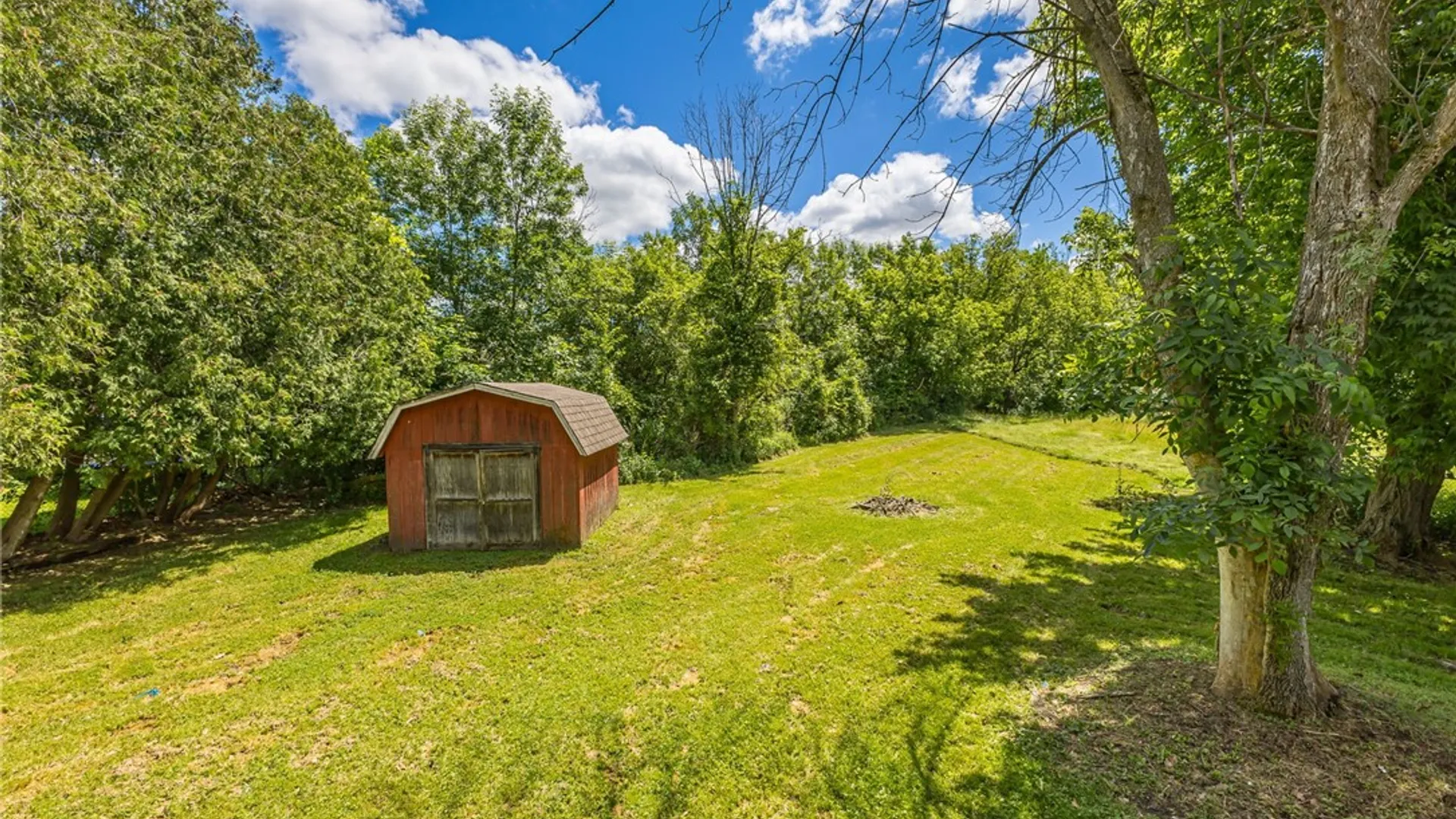 Property at 582 N Greece Road, Greece, NY 14468 4