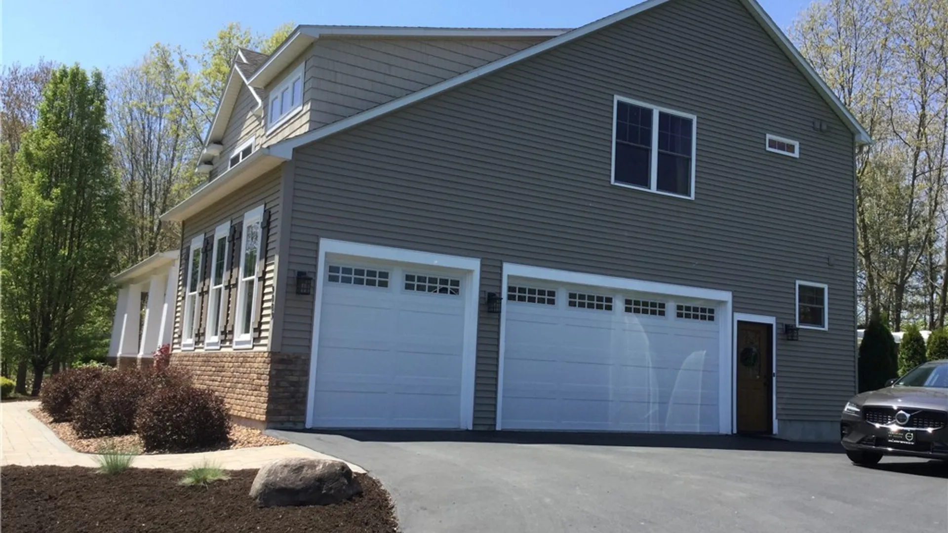 Property at 9089 Ashley Landing Drive, Clay, NY 13041 3