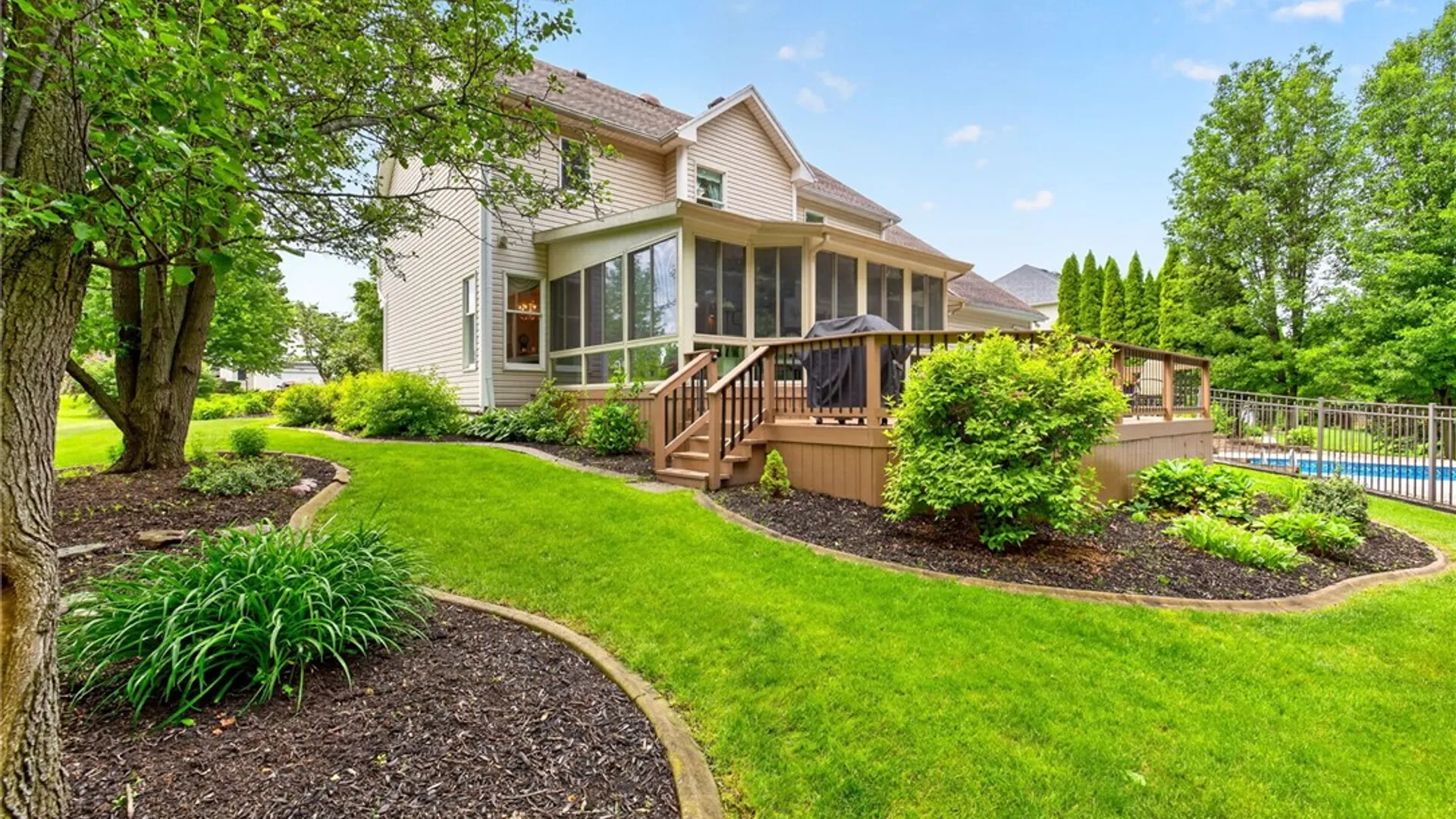 Property at 1500 Fallen Leaf, Webster, NY 14580 5