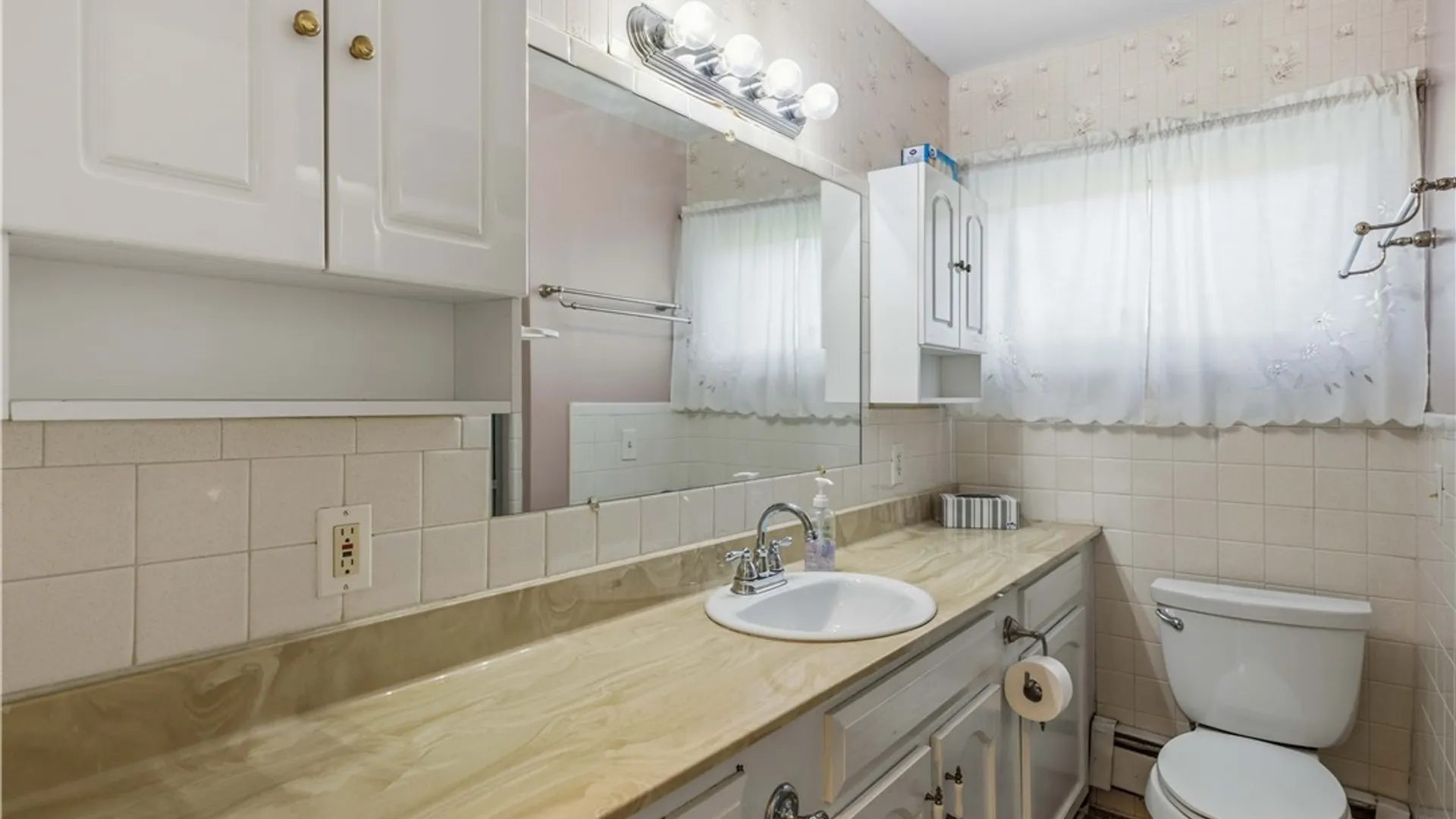 Property at 32 Bakeman Street, Fulton, NY 13069 26