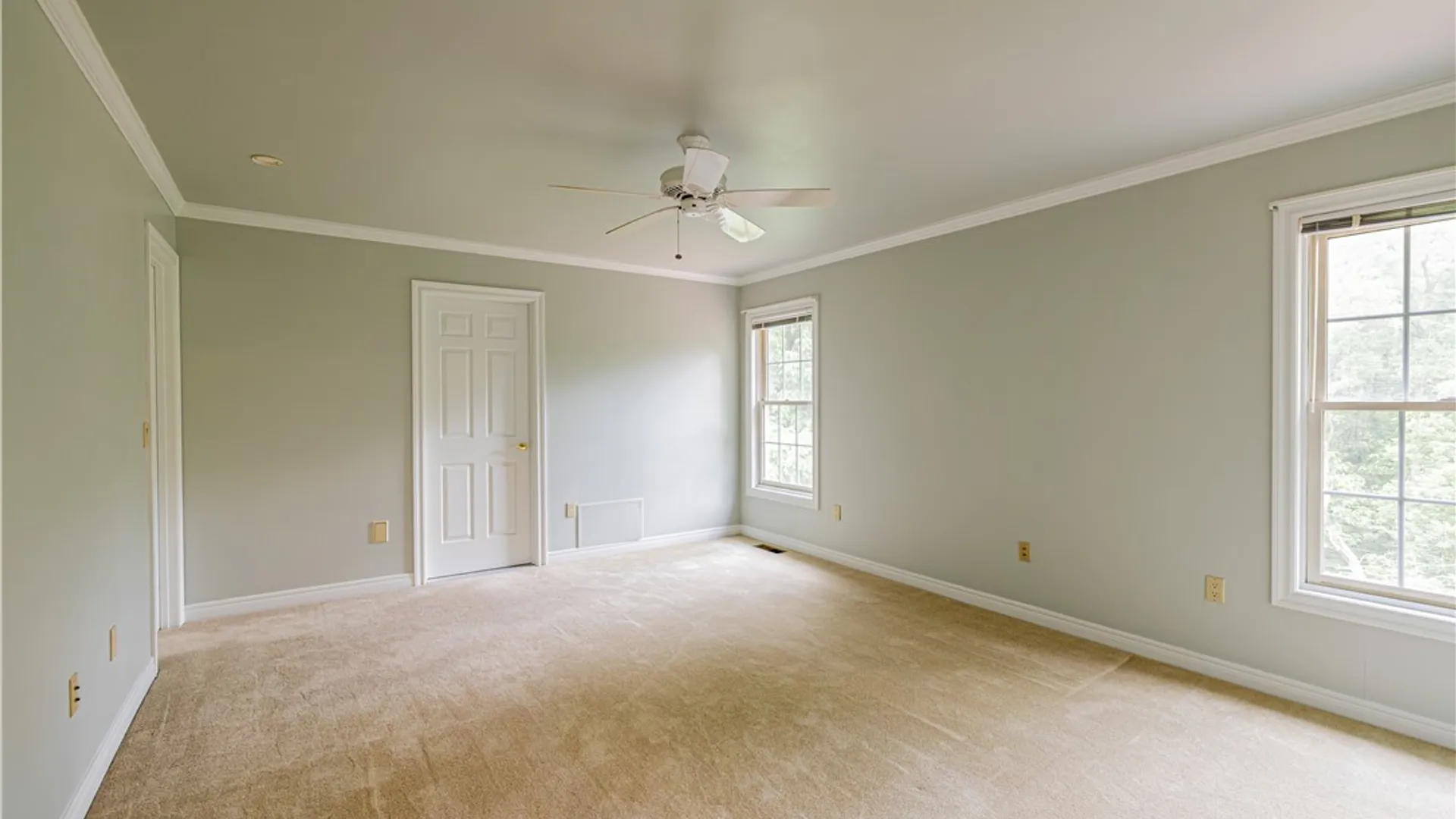 Property at 117 Neuchatel Lane, Perinton, NY 14450 25