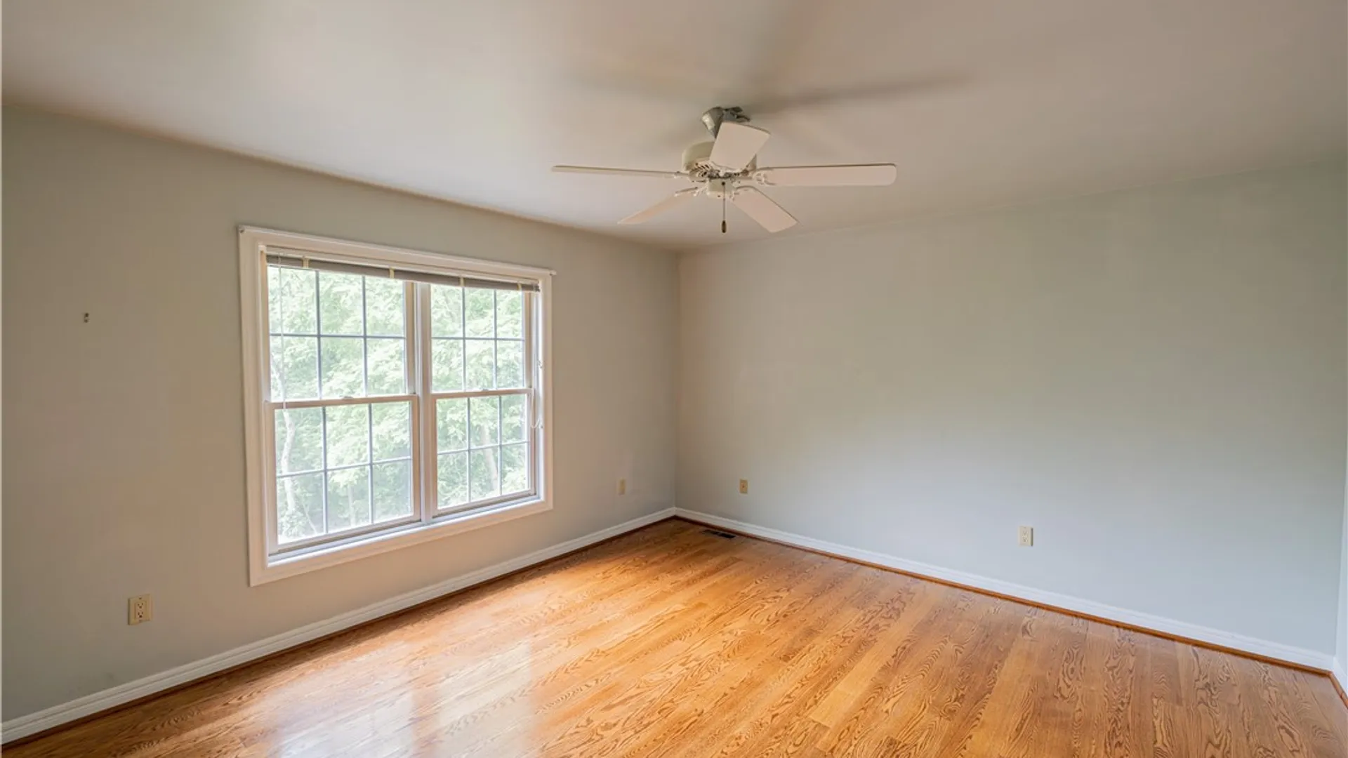 Property at 117 Neuchatel Lane, Perinton, NY 14450 28