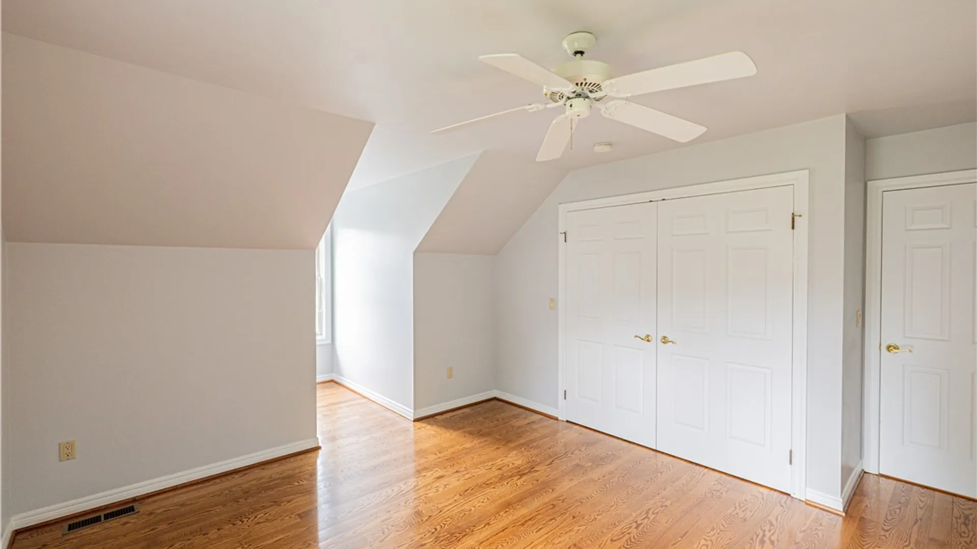 Property at 117 Neuchatel Lane, Perinton, NY 14450 31