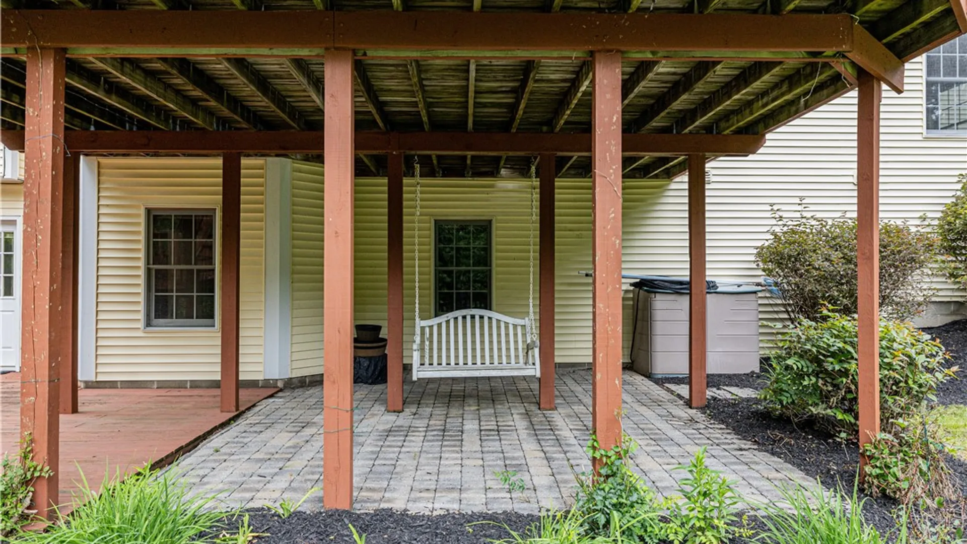 Property at 117 Neuchatel Lane, Perinton, NY 14450 40