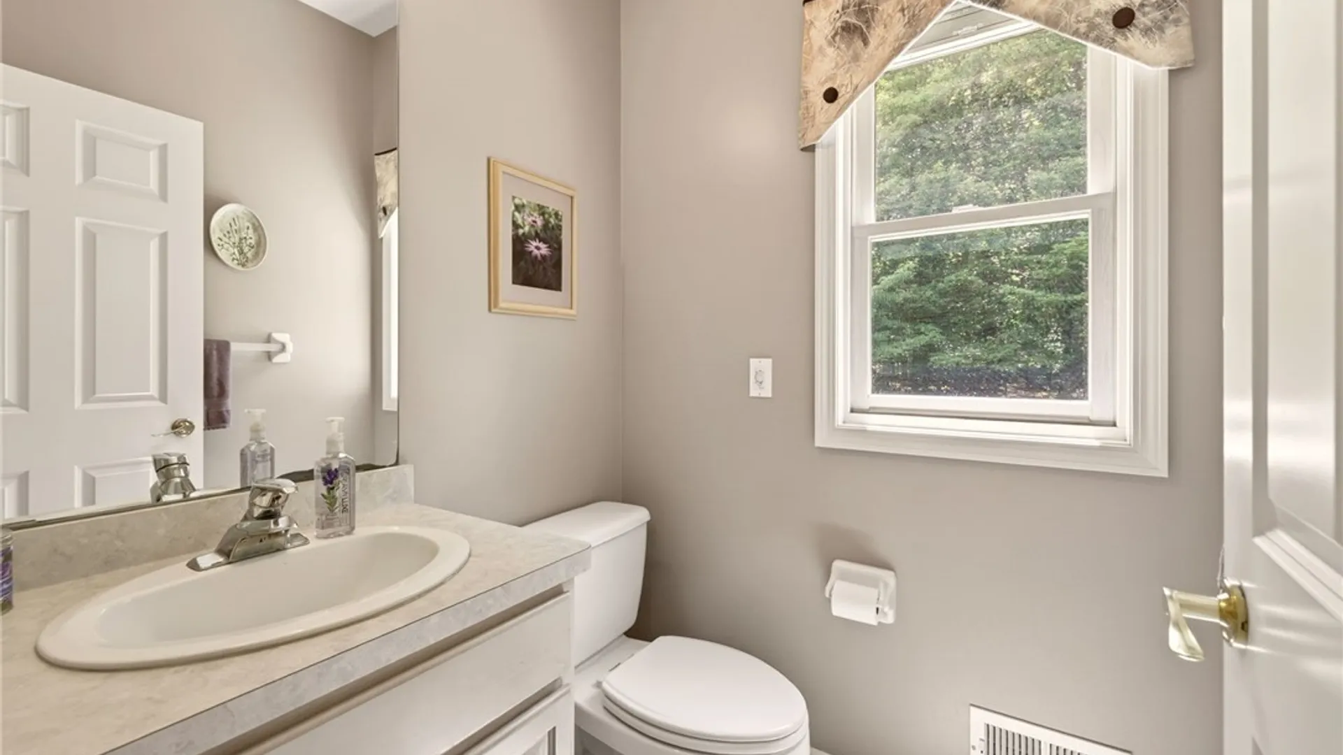 Property at 745 Hailey Dr, Webster, NY 14580 19