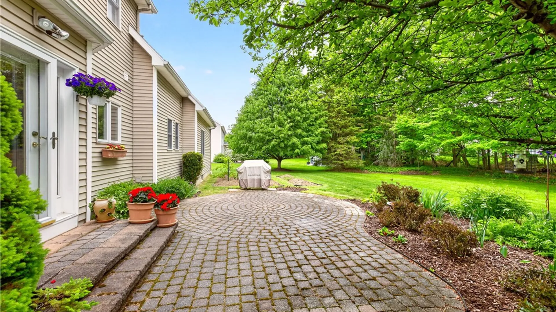 Property at 745 Hailey Dr, Webster, NY 14580 31