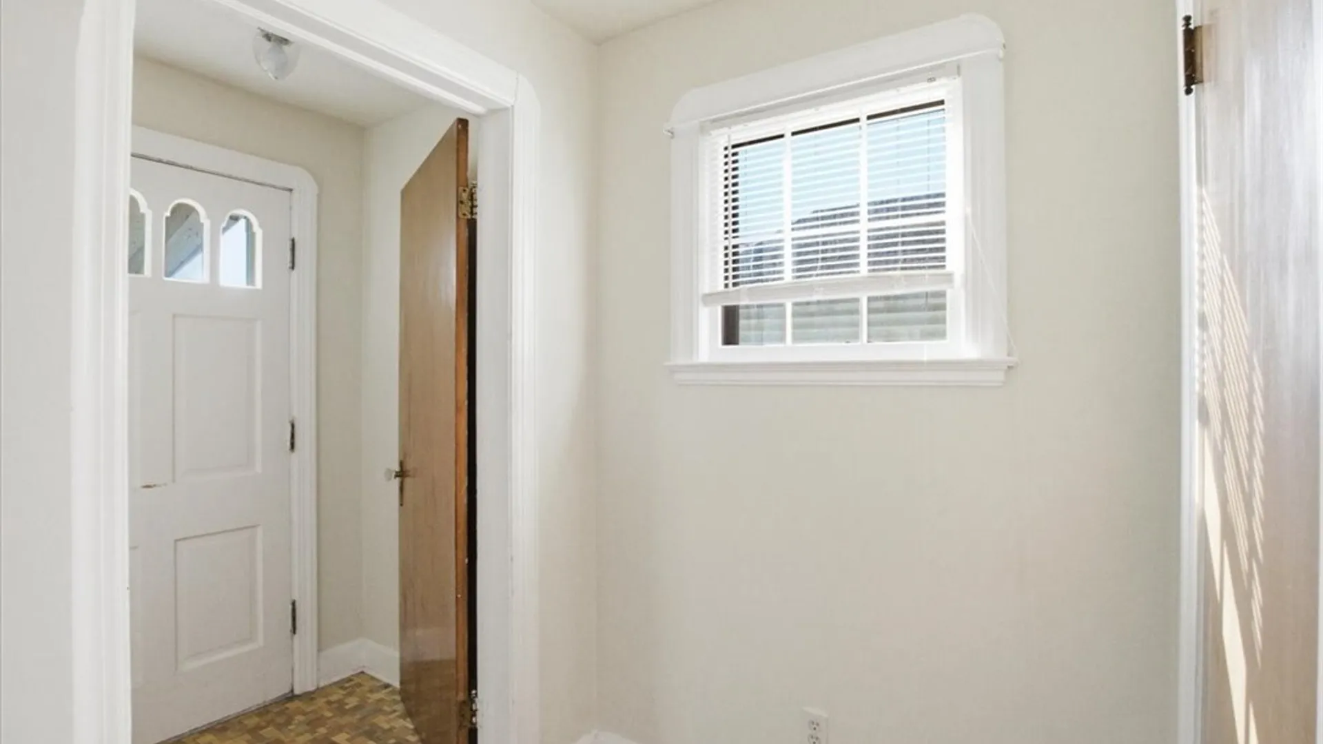 Property at 548 Englewood Avenue, Tonawanda, NY 14223 13