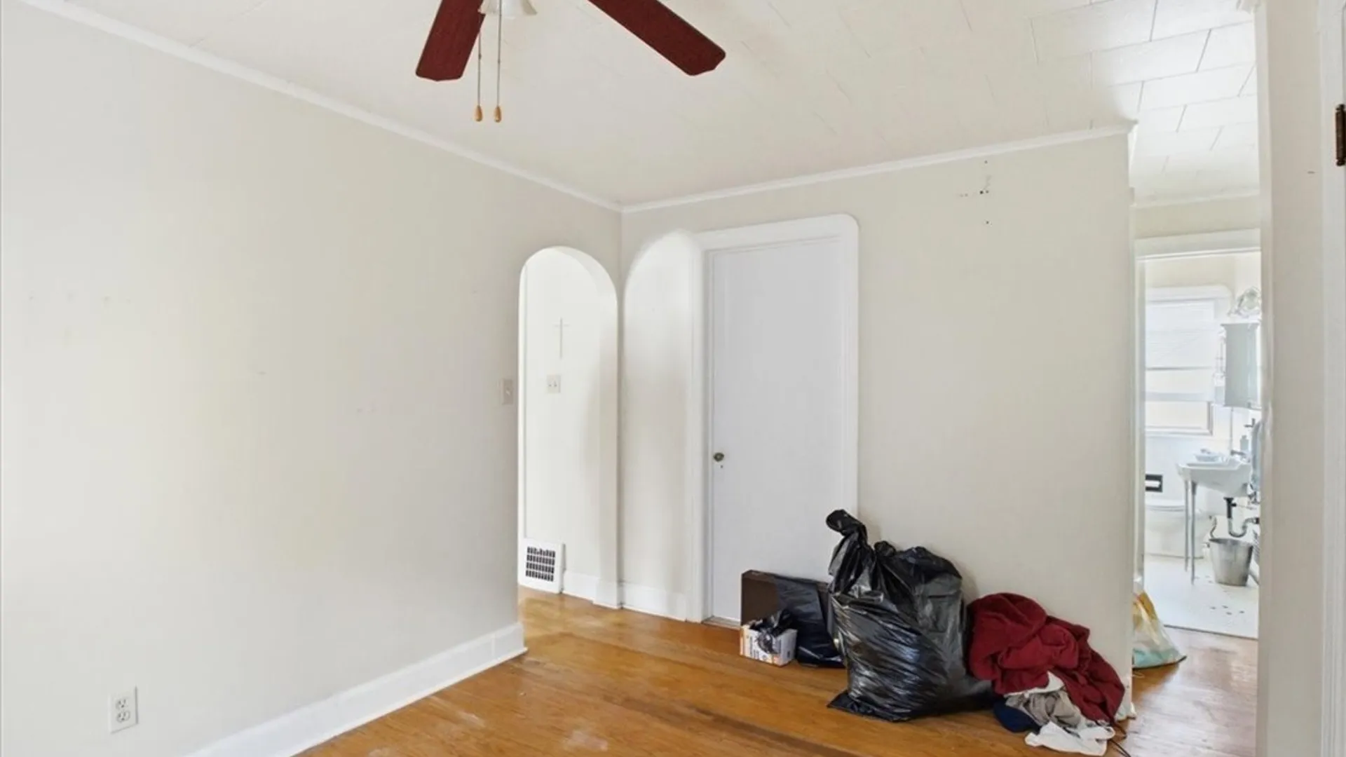 Property at 548 Englewood Avenue, Tonawanda, NY 14223 16