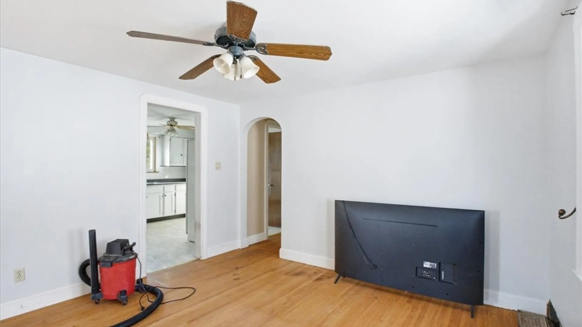 Property at 548 Englewood Avenue, Tonawanda, NY 14223 24