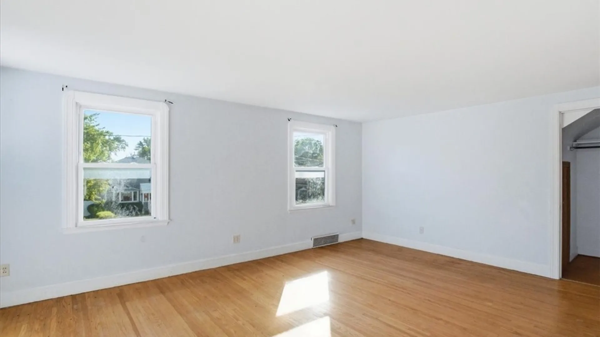 Property at 548 Englewood Avenue, Tonawanda, NY 14223 25