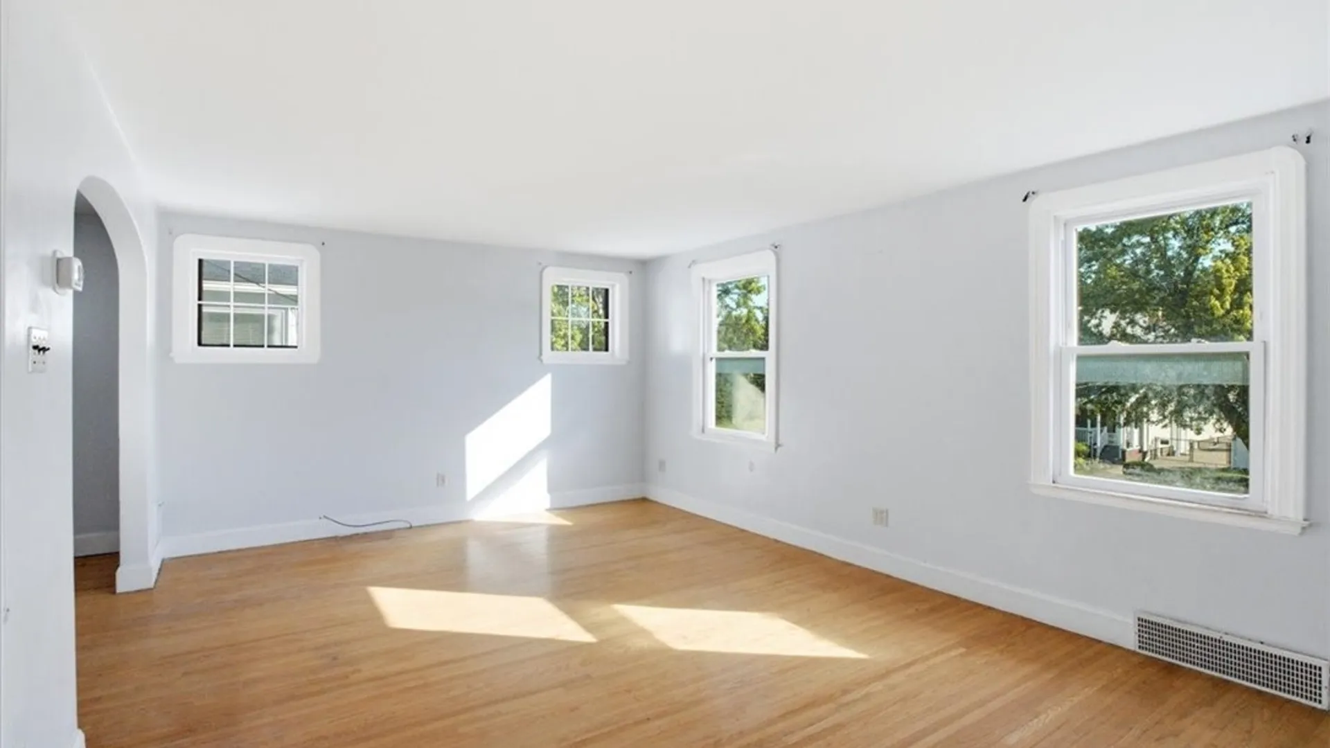 Property at 548 Englewood Avenue, Tonawanda, NY 14223 27