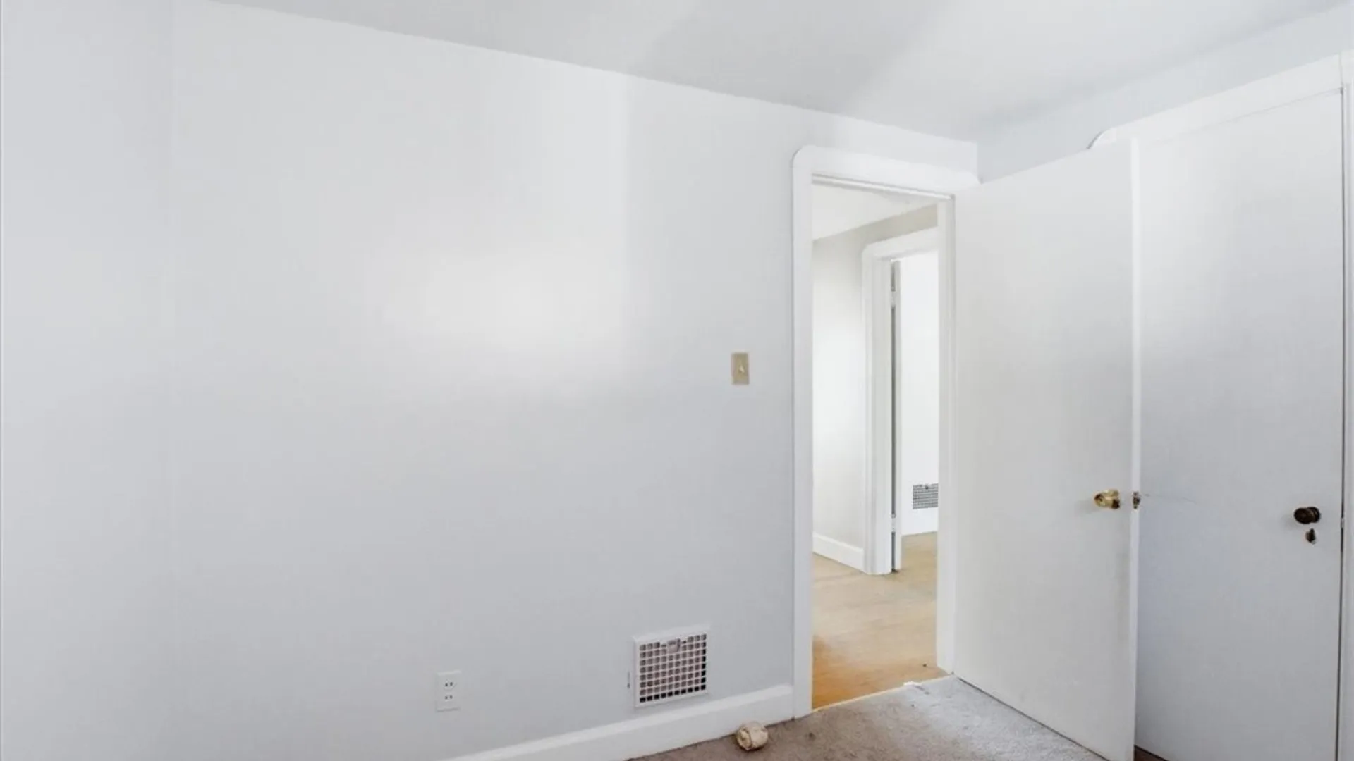Property at 548 Englewood Avenue, Tonawanda, NY 14223 32