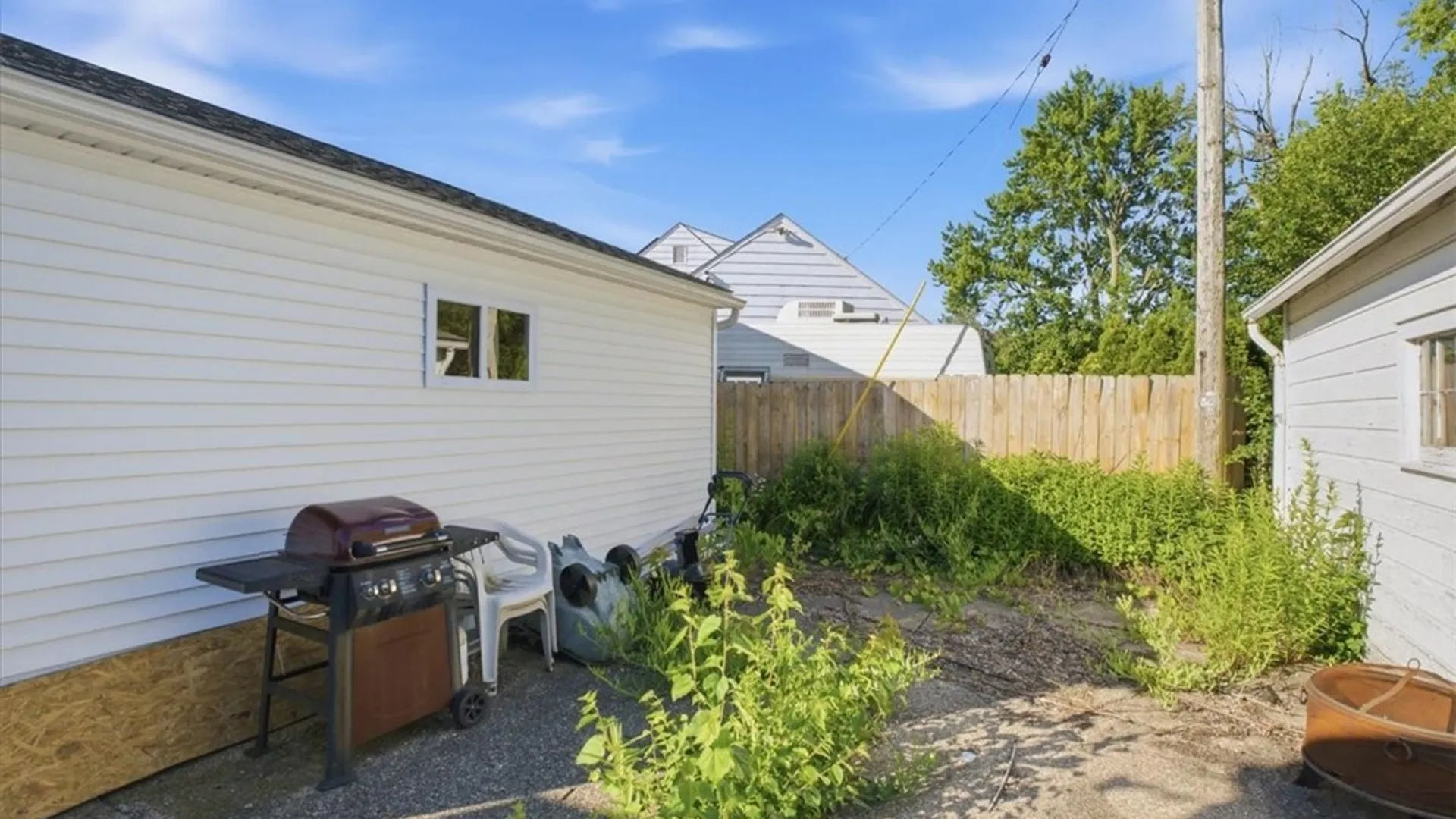Property at 548 Englewood Avenue, Tonawanda, NY 14223 6