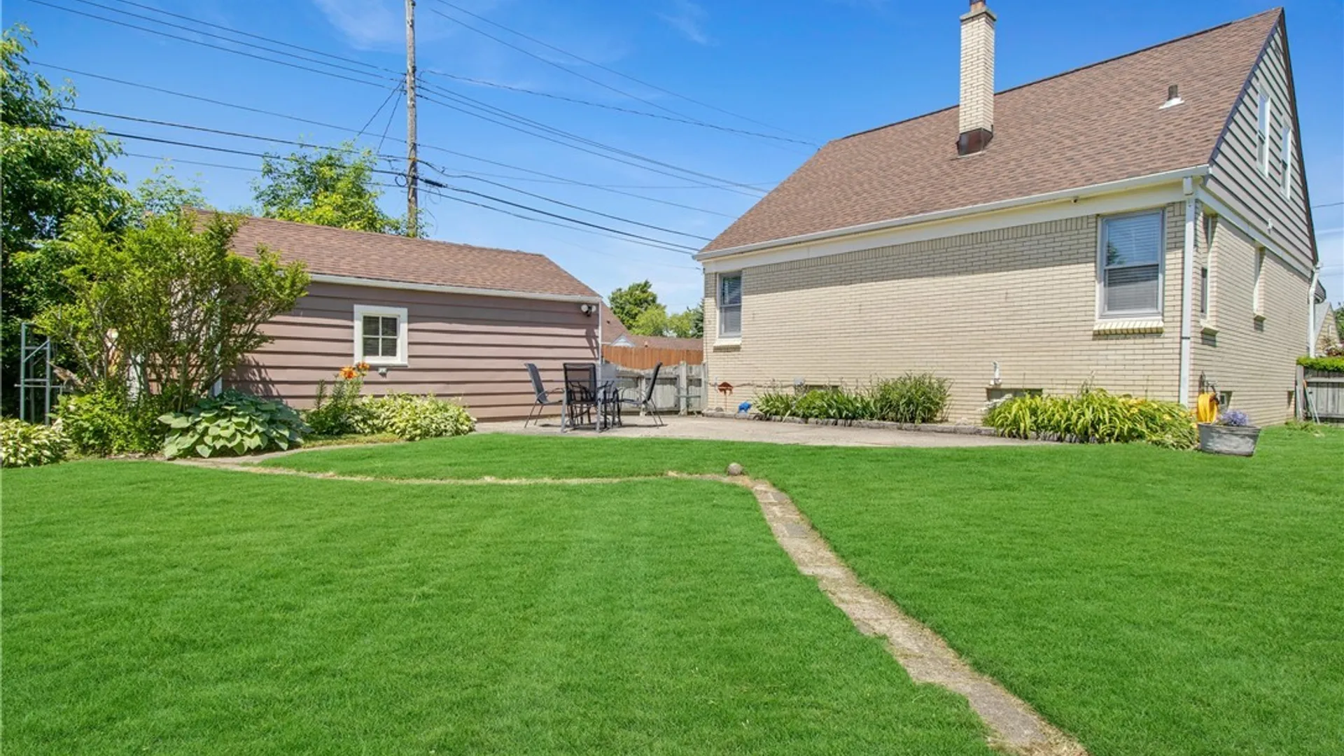 Property at 4 Amurra Court, Cheektowaga, NY 14225 10