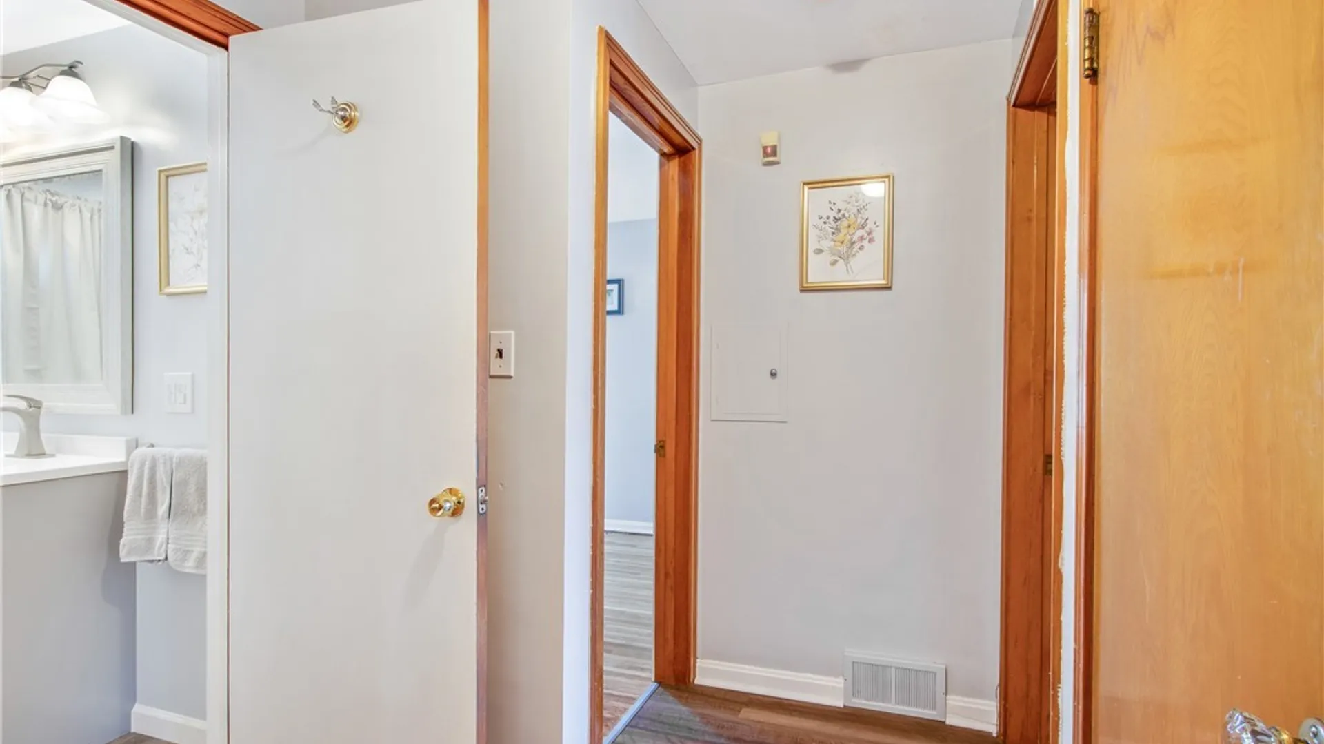 Property at 4 Amurra Court, Cheektowaga, NY 14225 21