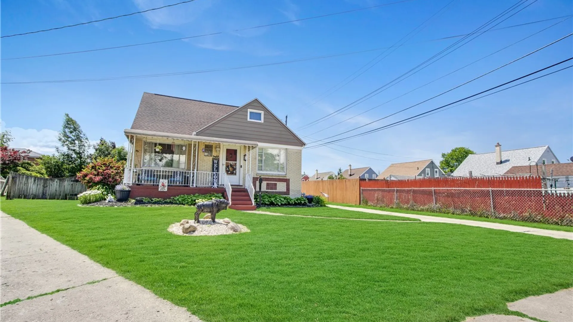 Property at 4 Amurra Court, Cheektowaga, NY 14225 3